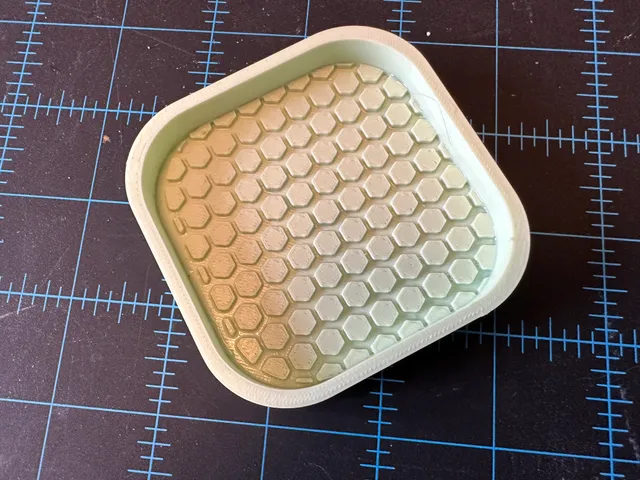 Hex bottom tray