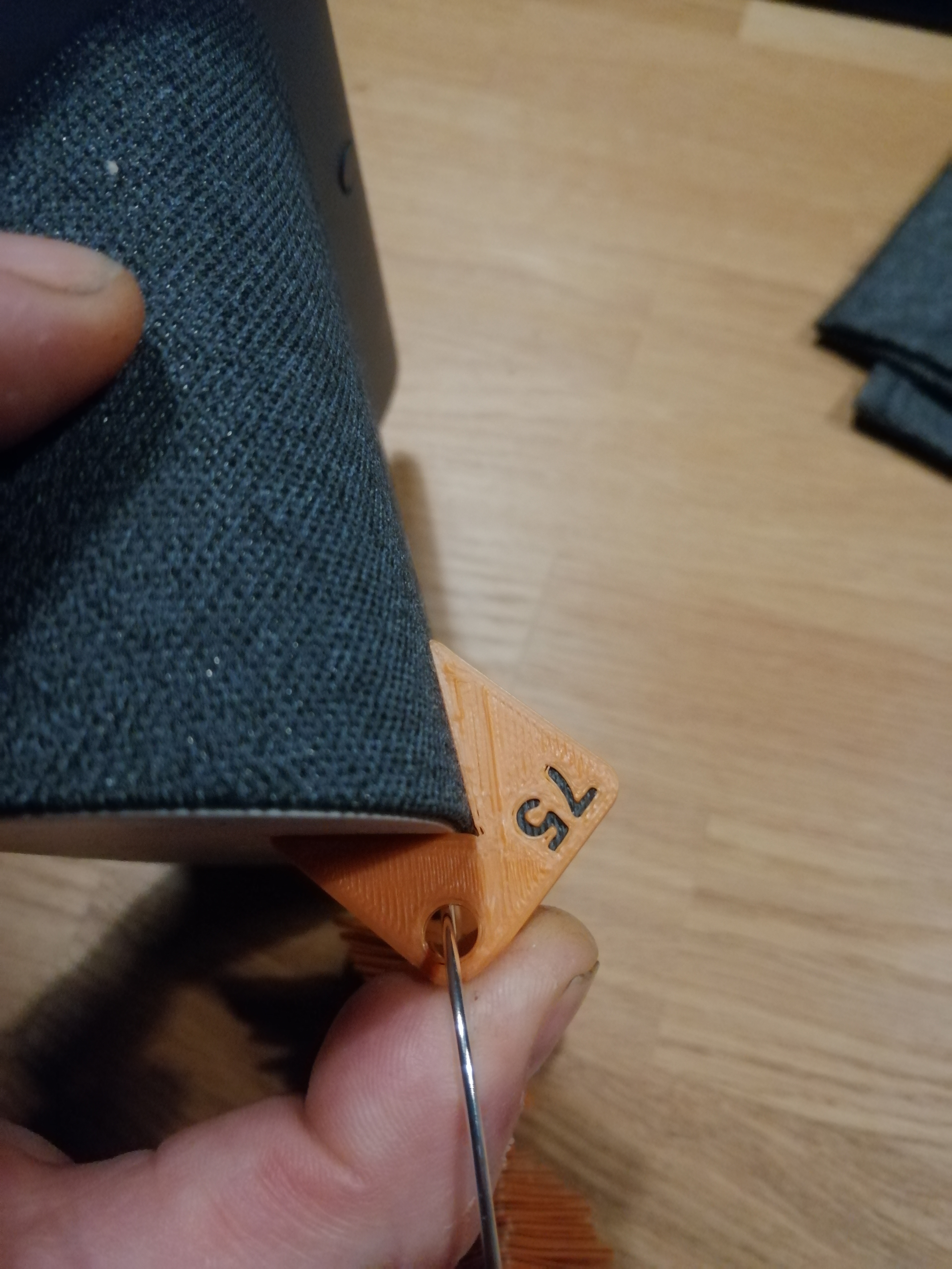 Angle finder inside and outside keychain