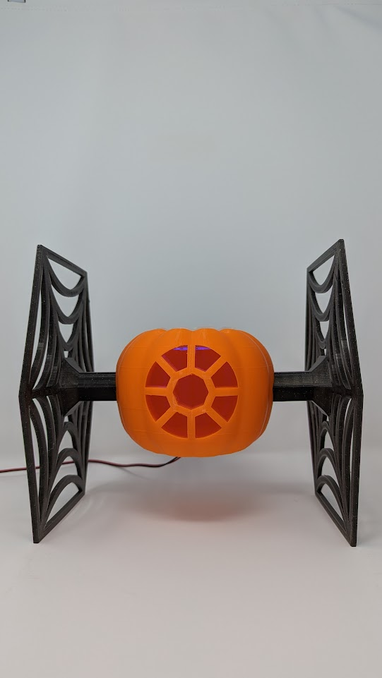 pumpkin-pie-fighter-halloween-themed-star-wars-tie-fighter-with-led