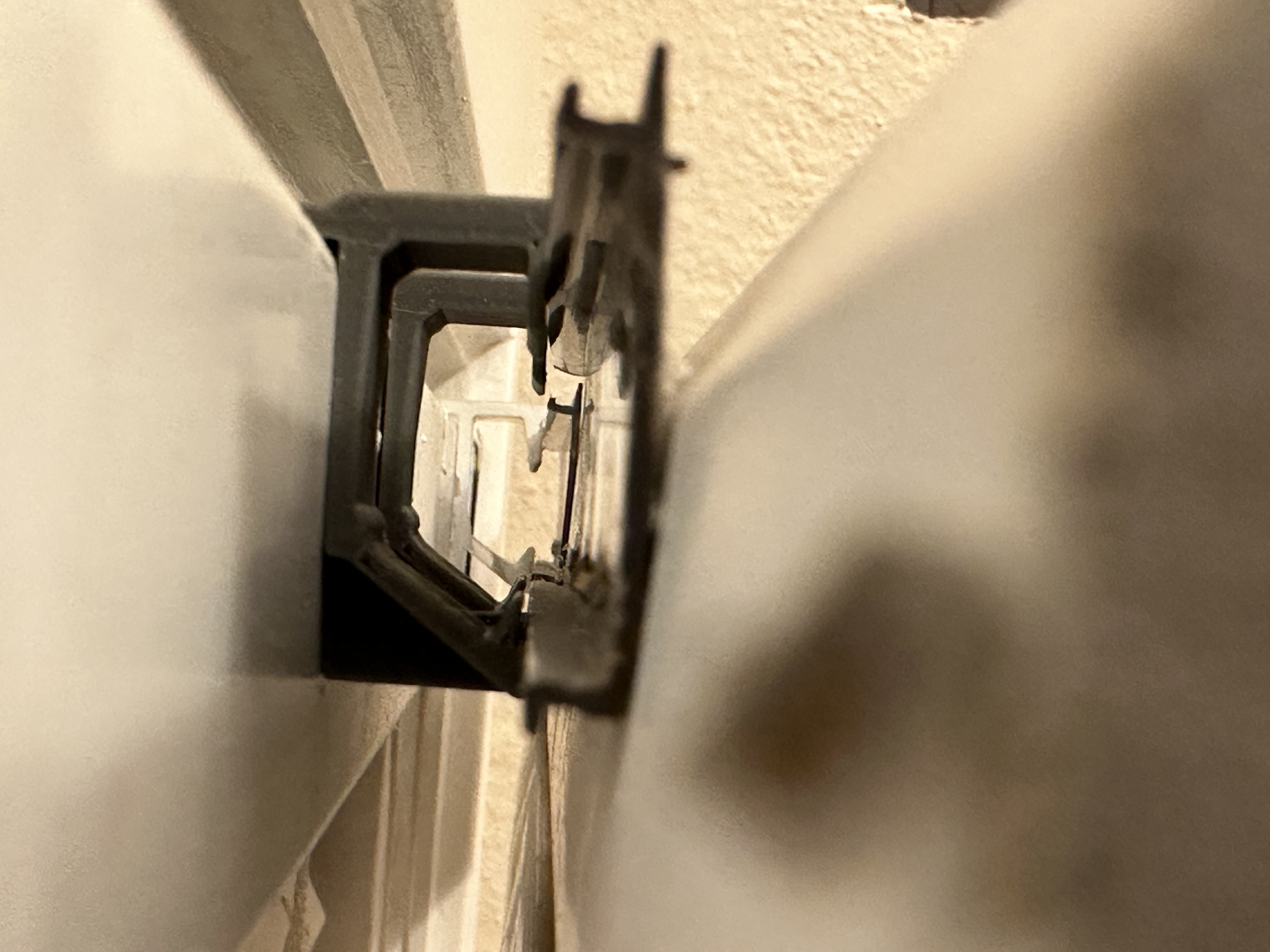 Hidden Valance Clip