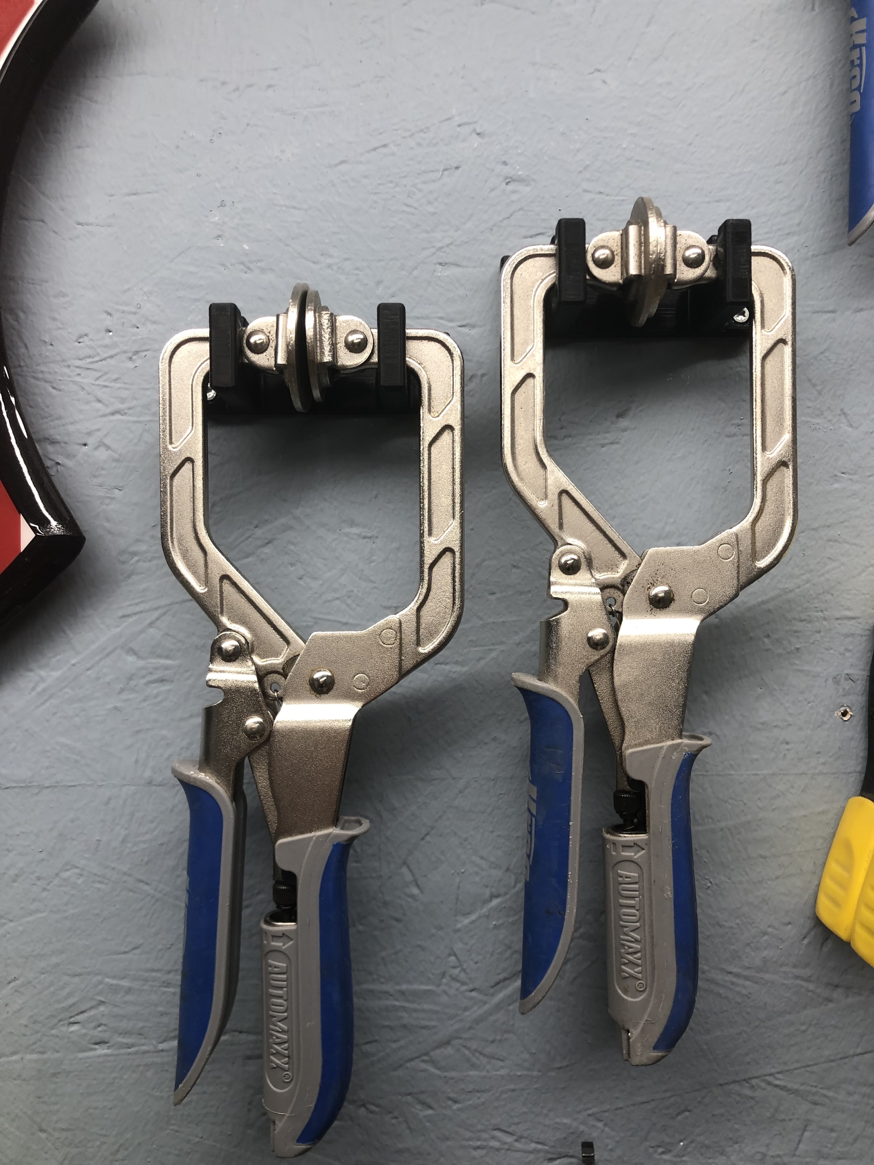 Wall holder for Kreg Automaxx 76mm wood project clamp
