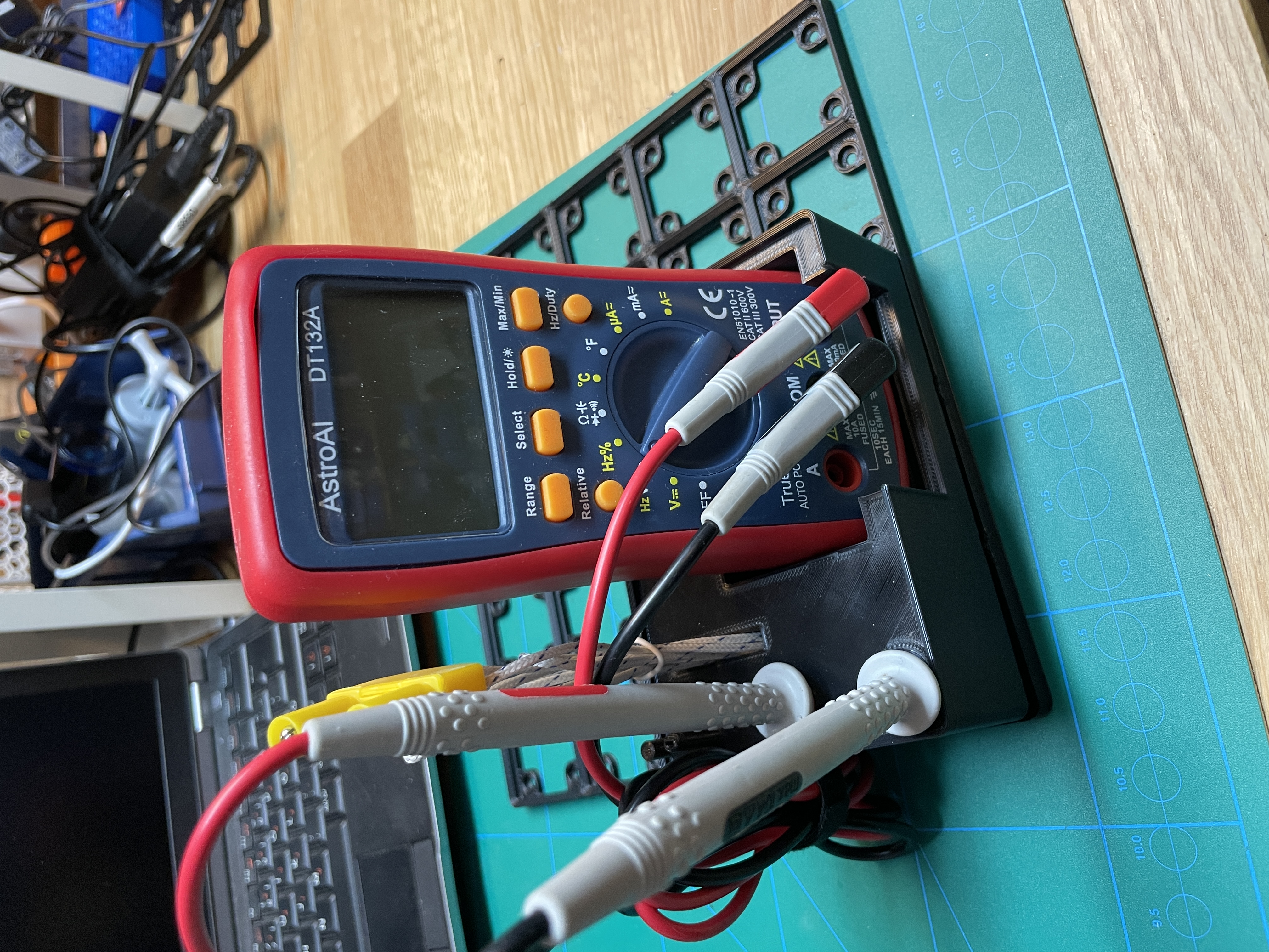 Multimeter stand - gridfinity