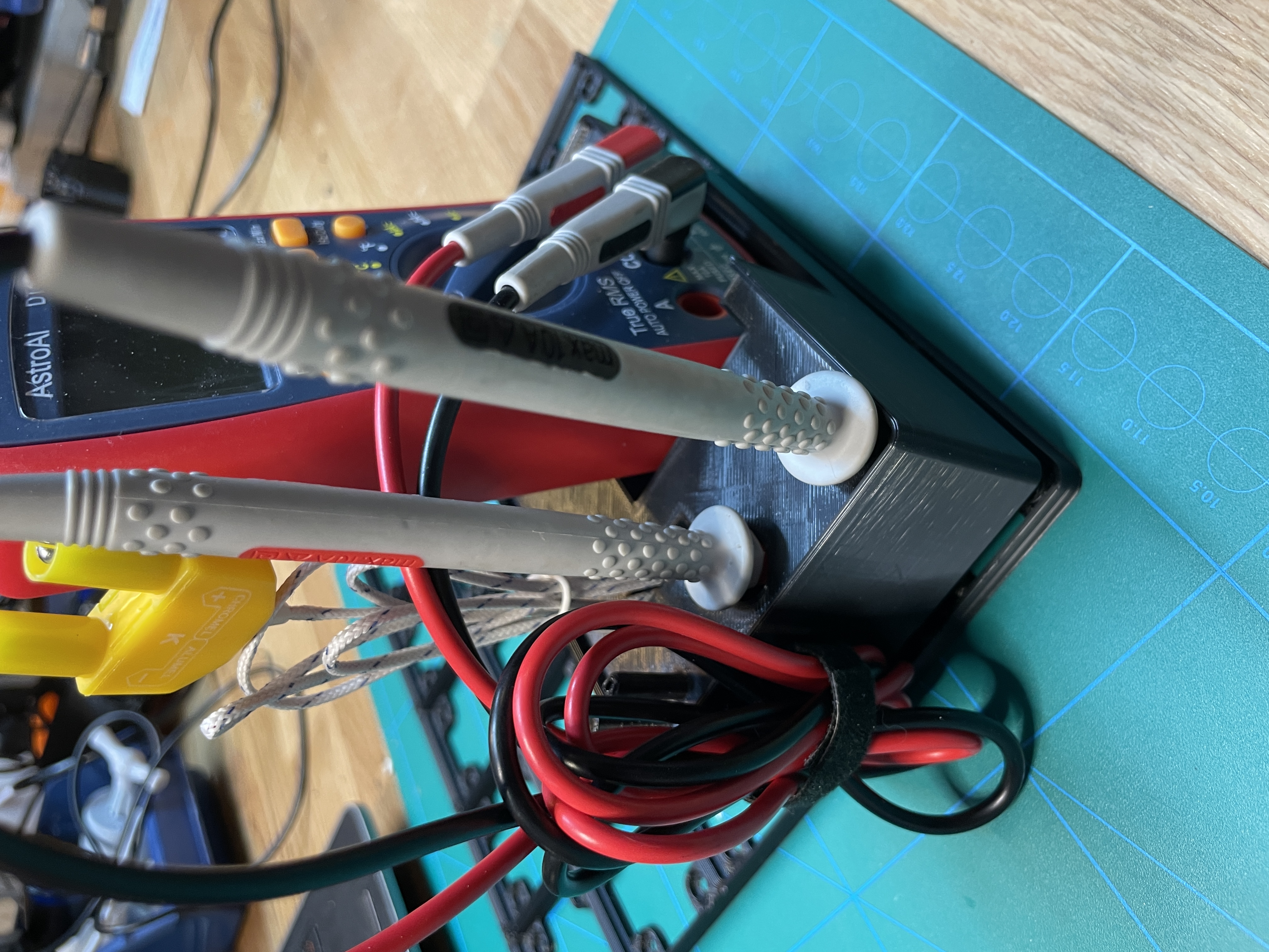 Miniatura 3 do modelo 3D Multimeter stand - gridfinity