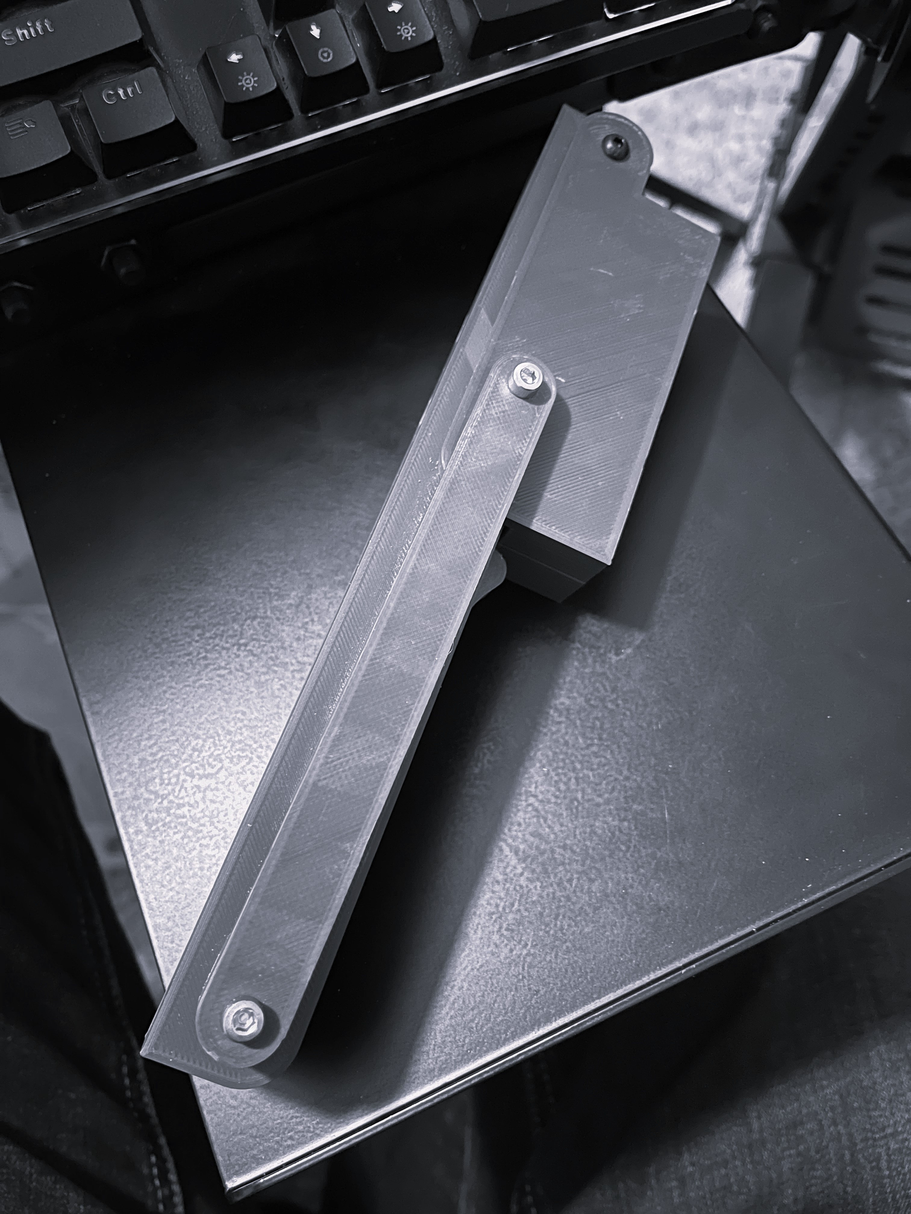 Folding wall bracket by CarbonProp Download free STL model