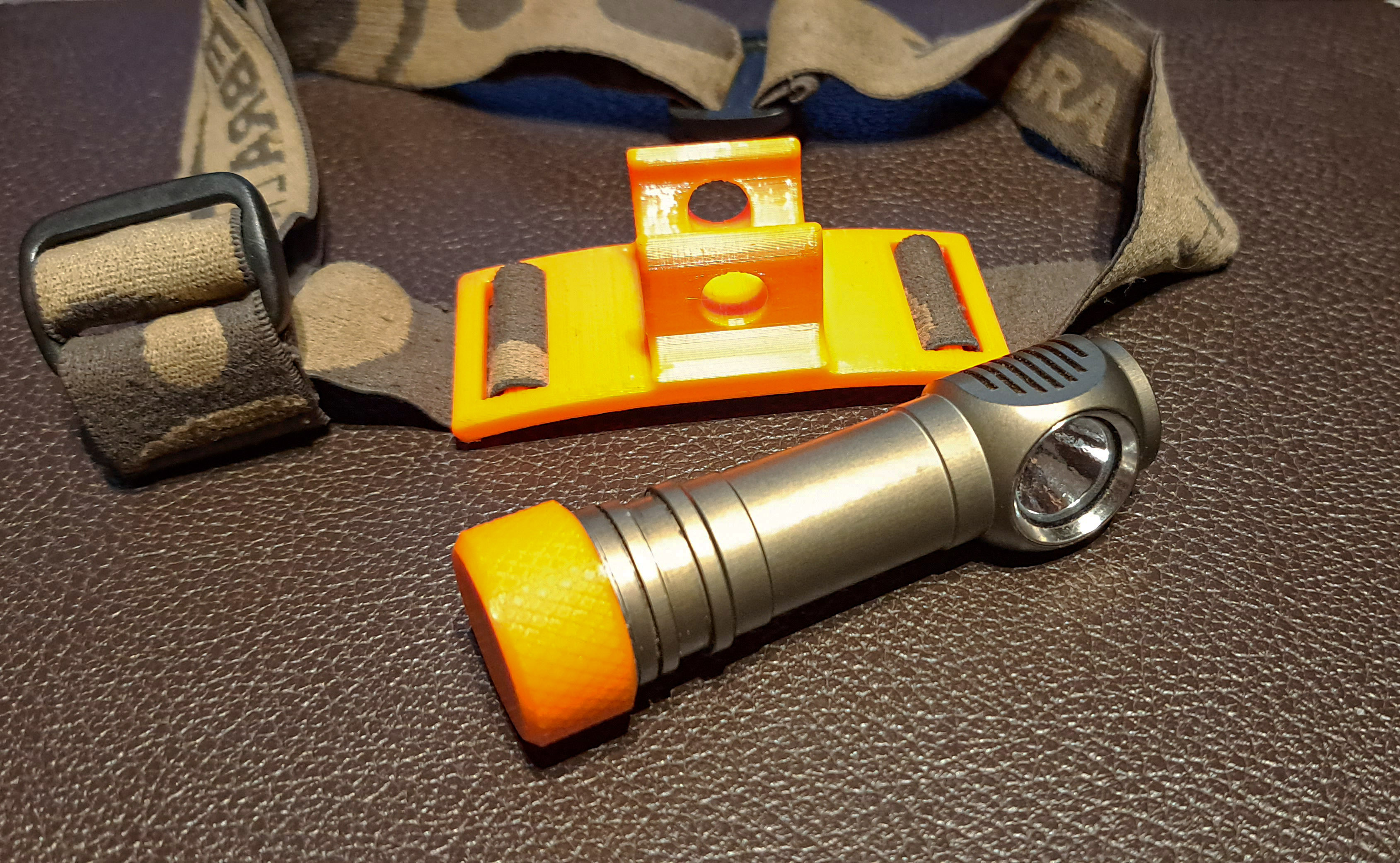 and headlamp flashlight holder by Vad Che Download free STL