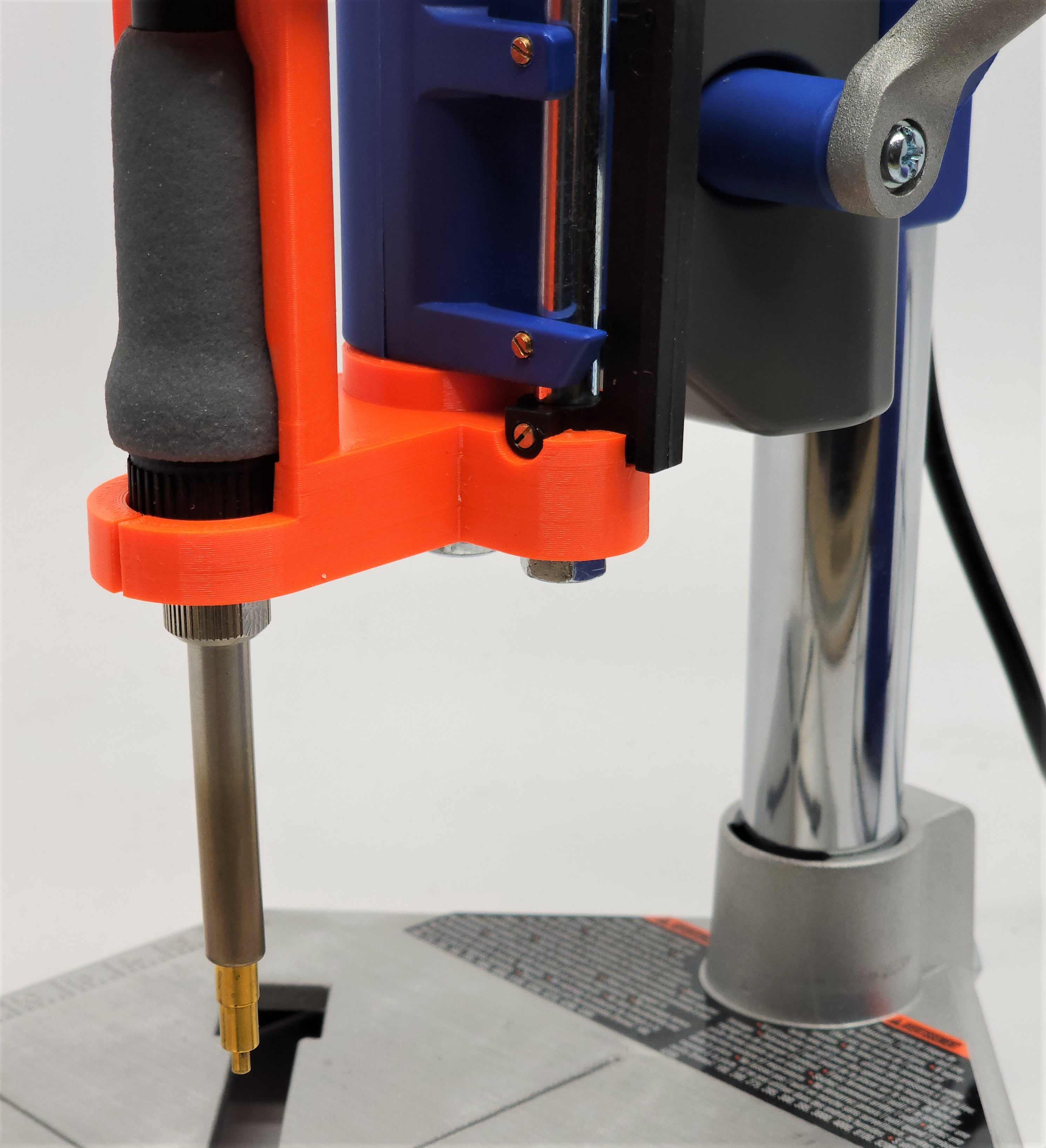 Heat Insert Press (Hakko FX-888D adapter for Dremel Workstation 220) by  Willy Carrot, Download free STL model