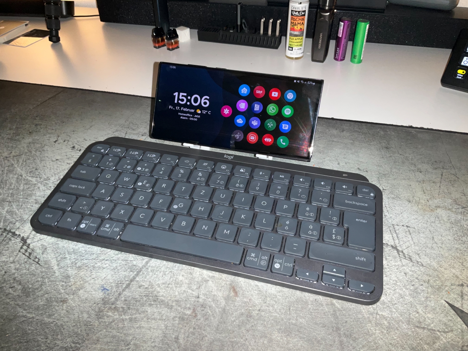 Tablet and Smartphone Mount for MX Keys Keyboard