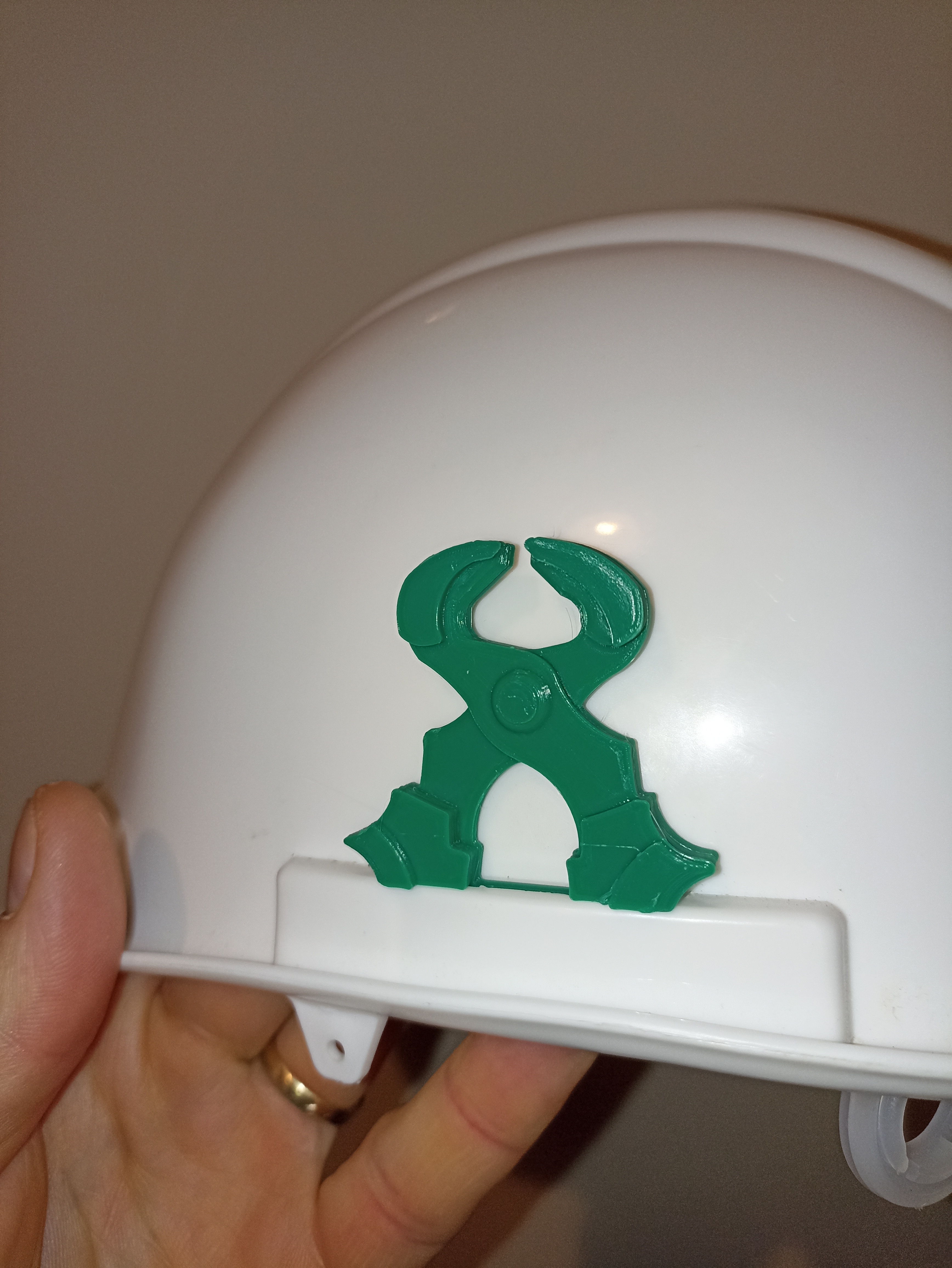 Hardhat decoration pincers