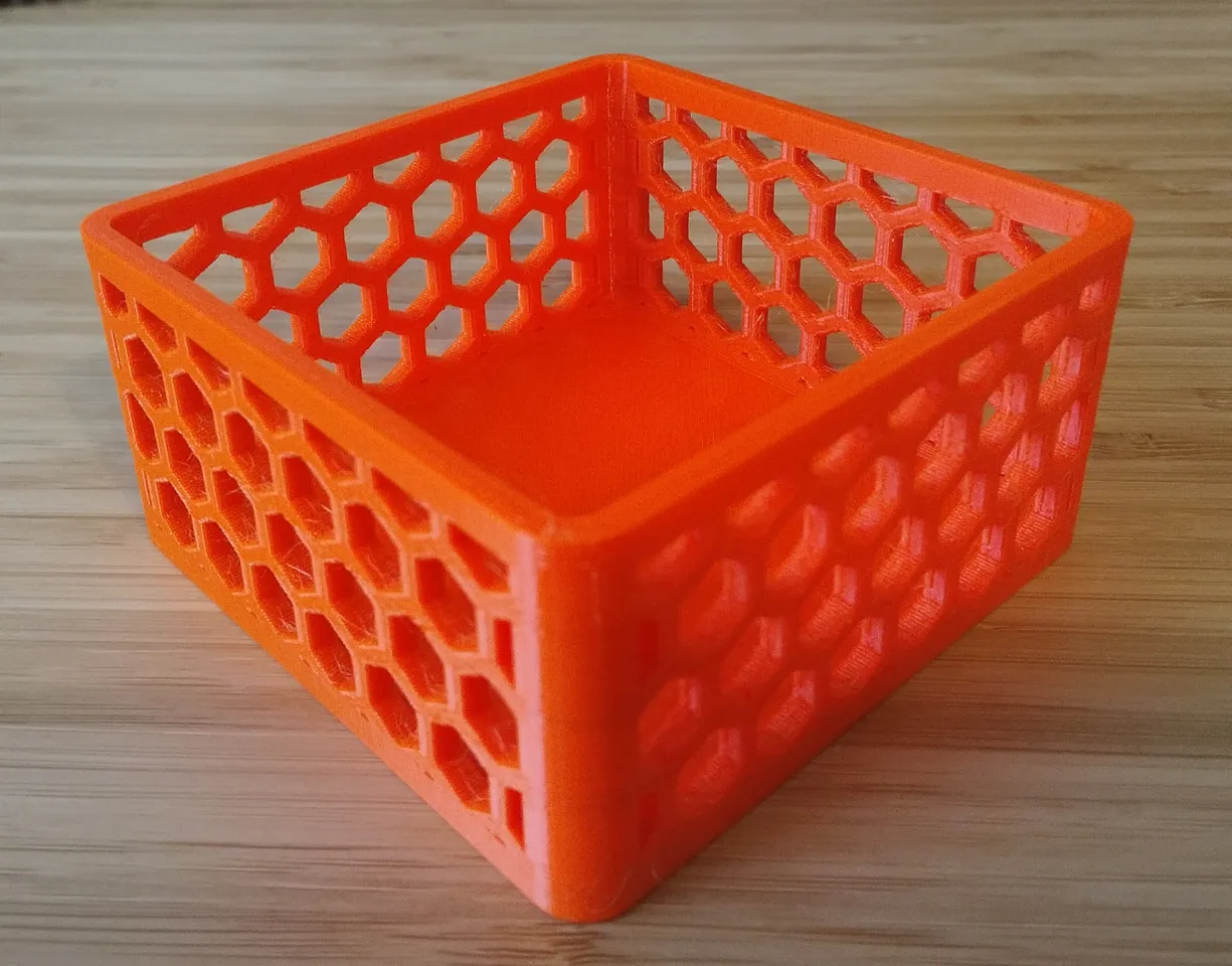 Parametric Box with Hexagon Cutouts – 1. kép