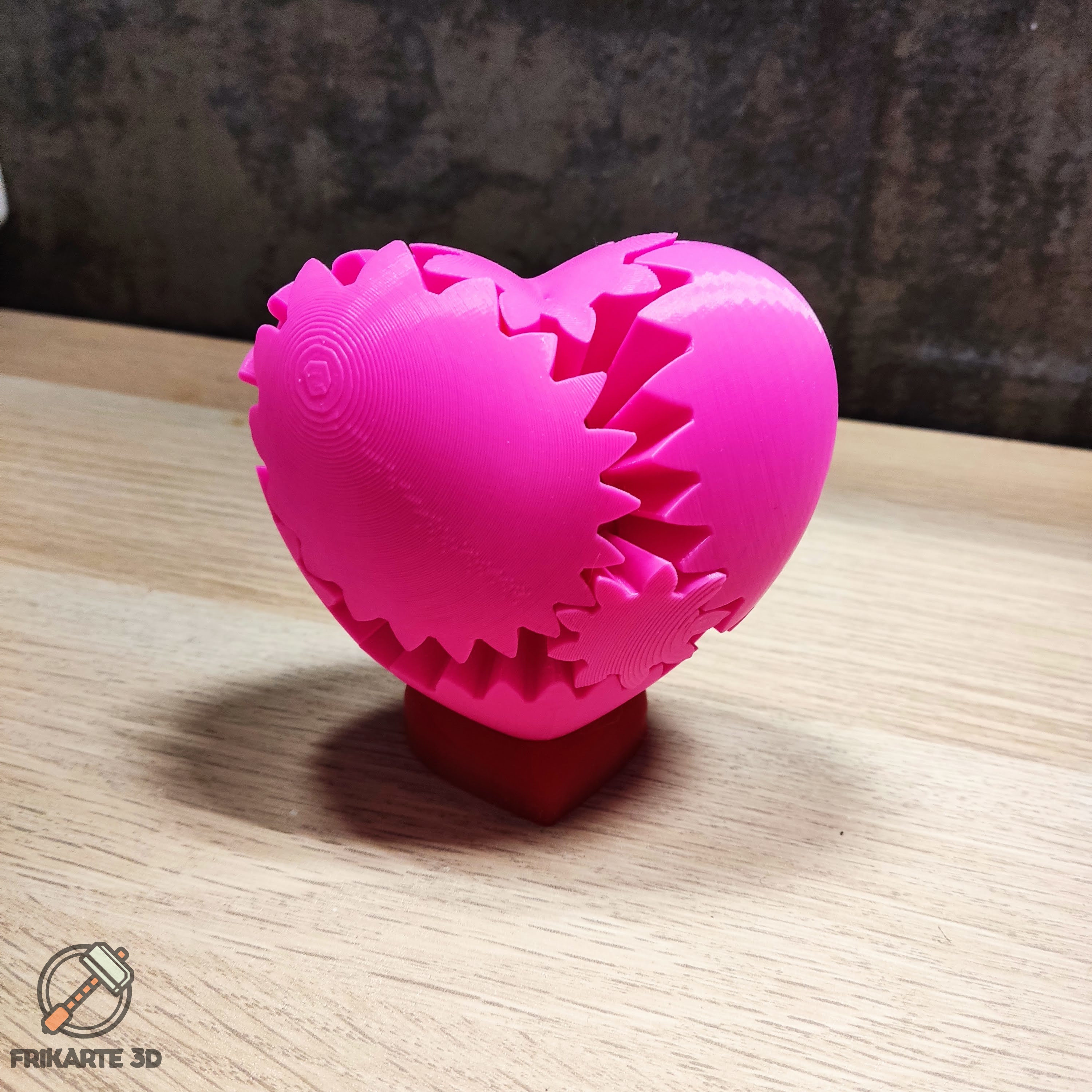 Screwless Heart Gear Stand