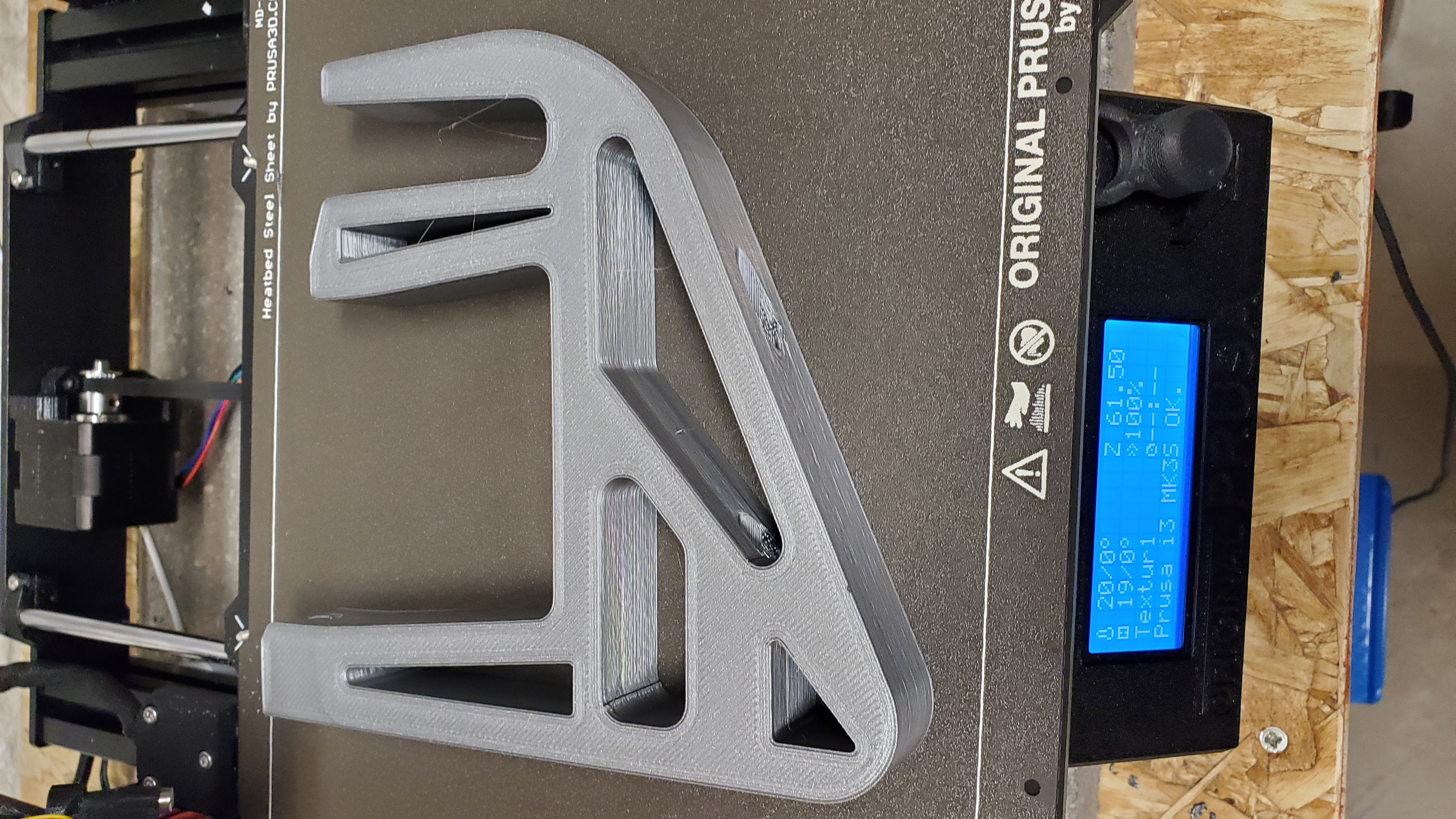 Miniatura 2 do modelo 3D Ski and Pole Wall Mount