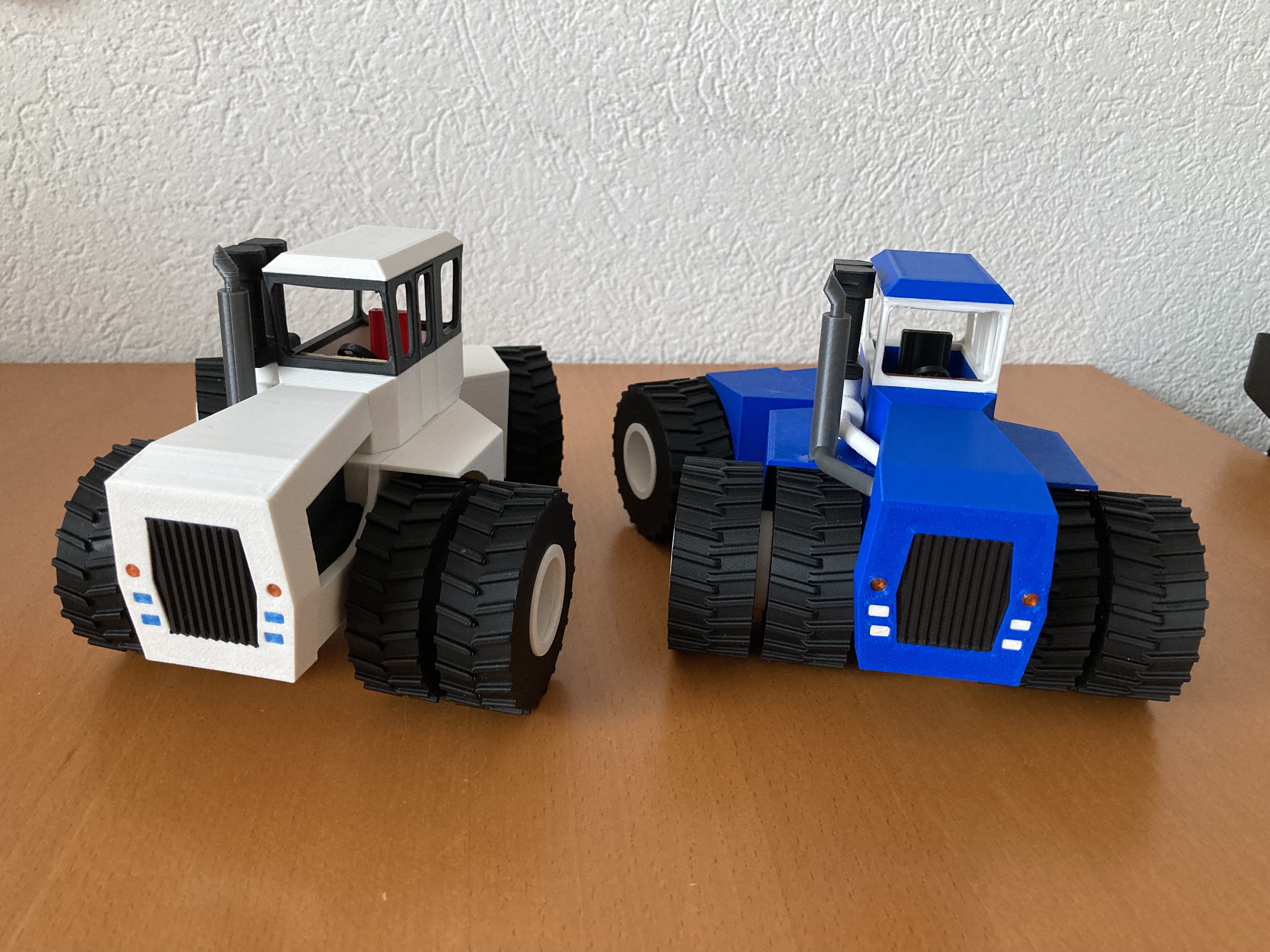 Tractor Big Bud 600/50 1:32