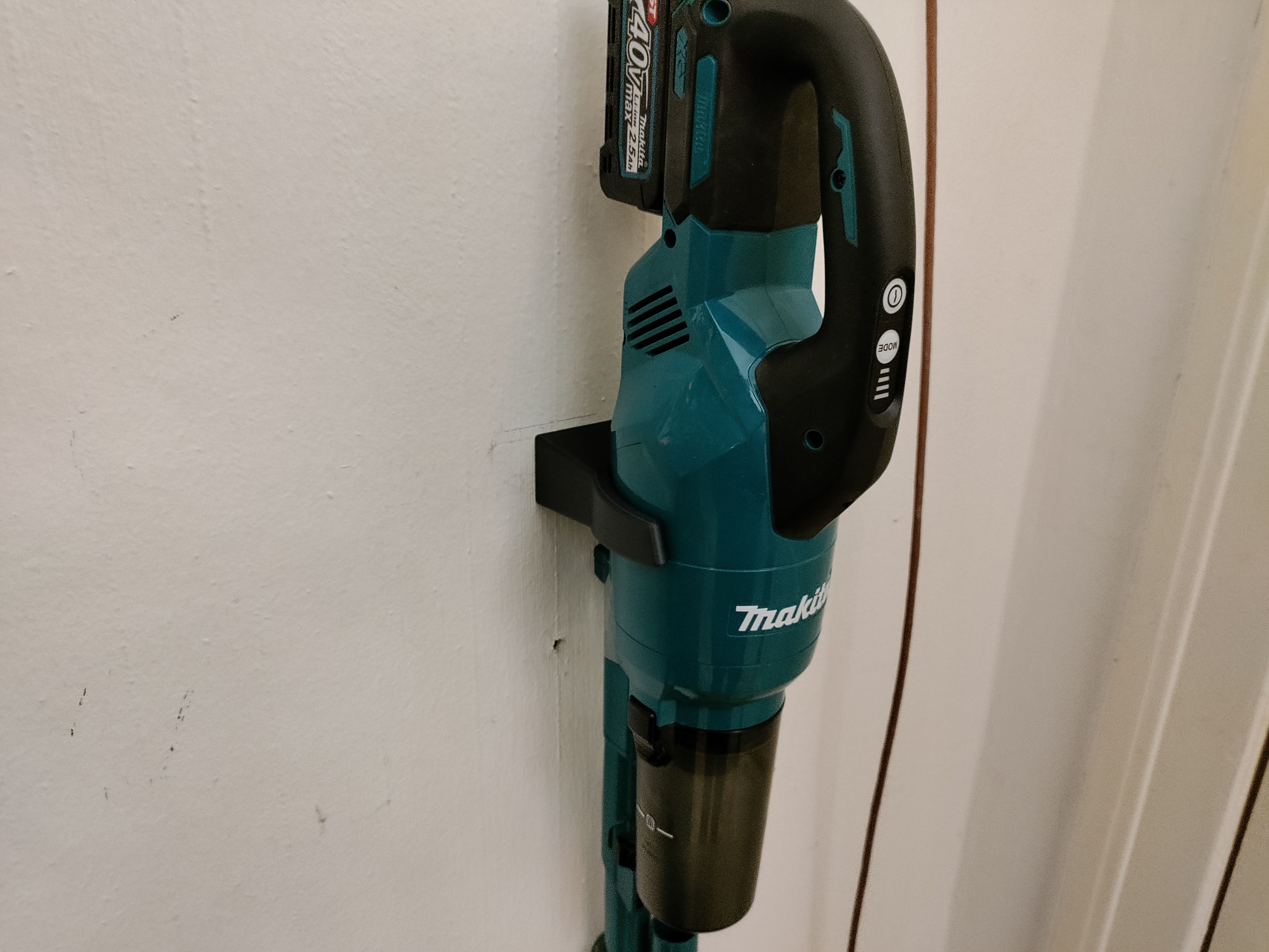 Makita CL003G Vacuum Wall Mount