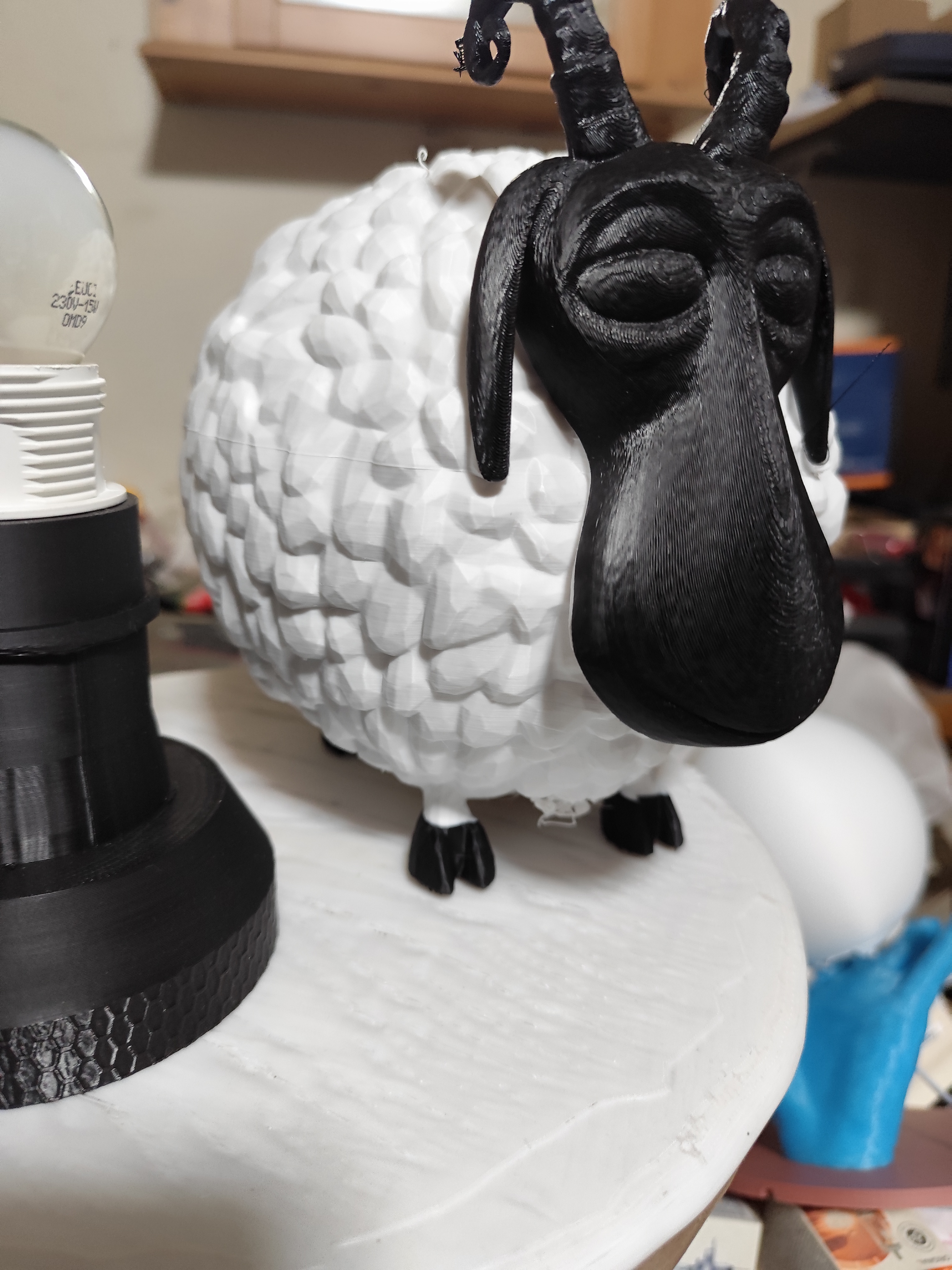 Rammy bedside lamp