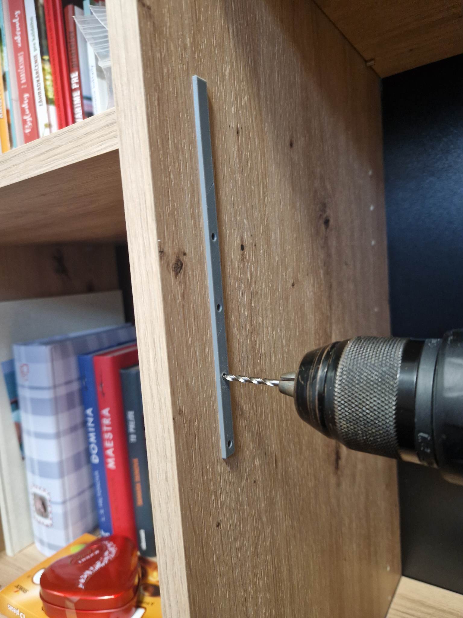 tool-for-drilling-holes-for-shelves-by-michal-val-ek-download-free