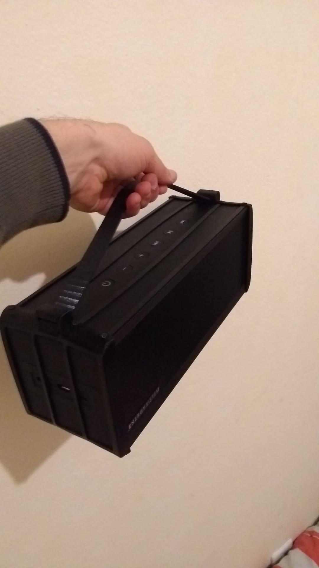 Energy Sistem Music Box 9 hand support