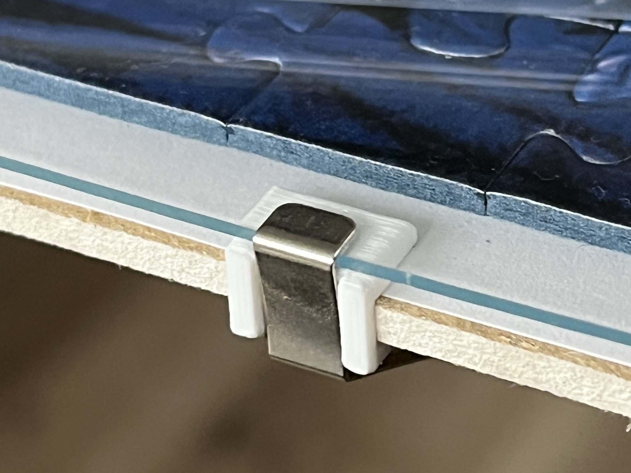 Puzzle Frame – Clip Frame Plexi Spacer