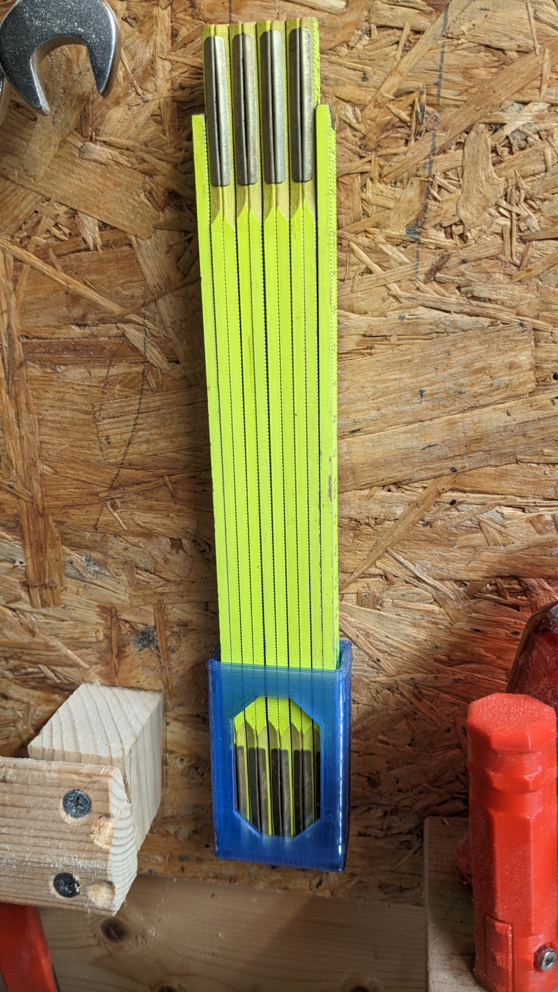 Meterstab-Halterung / Holder for Folding Carpenters Ruler