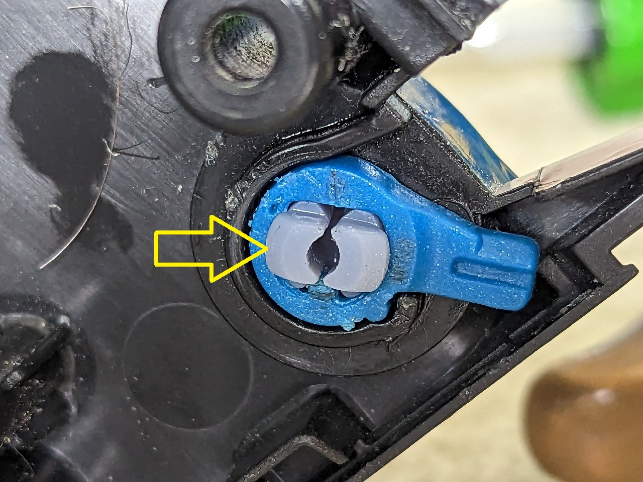 Shark vacuum soleplate lock by Julius3E8 Download free STL model