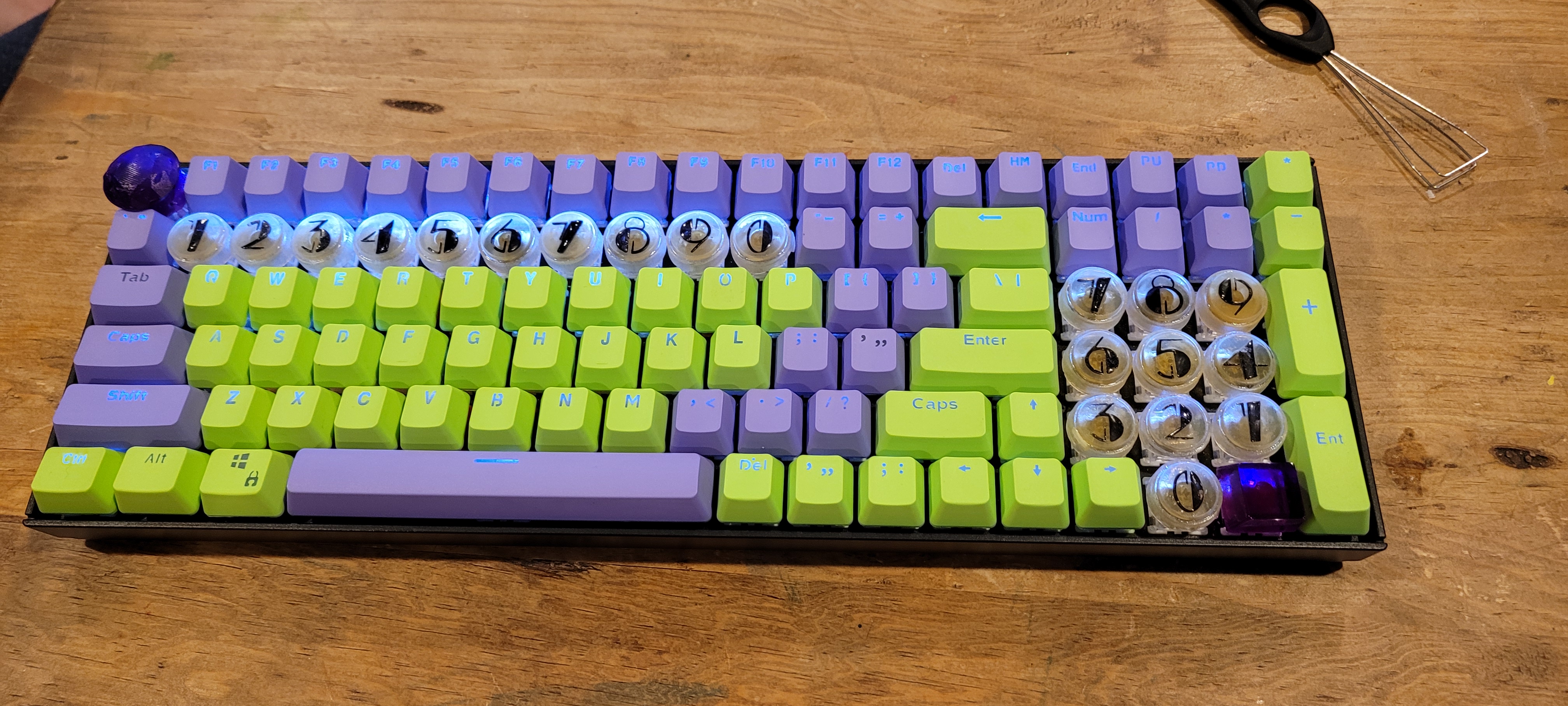 Miniatura 2 do modelo 3D Luigi's Mansion 3 Elevator Button Keycaps