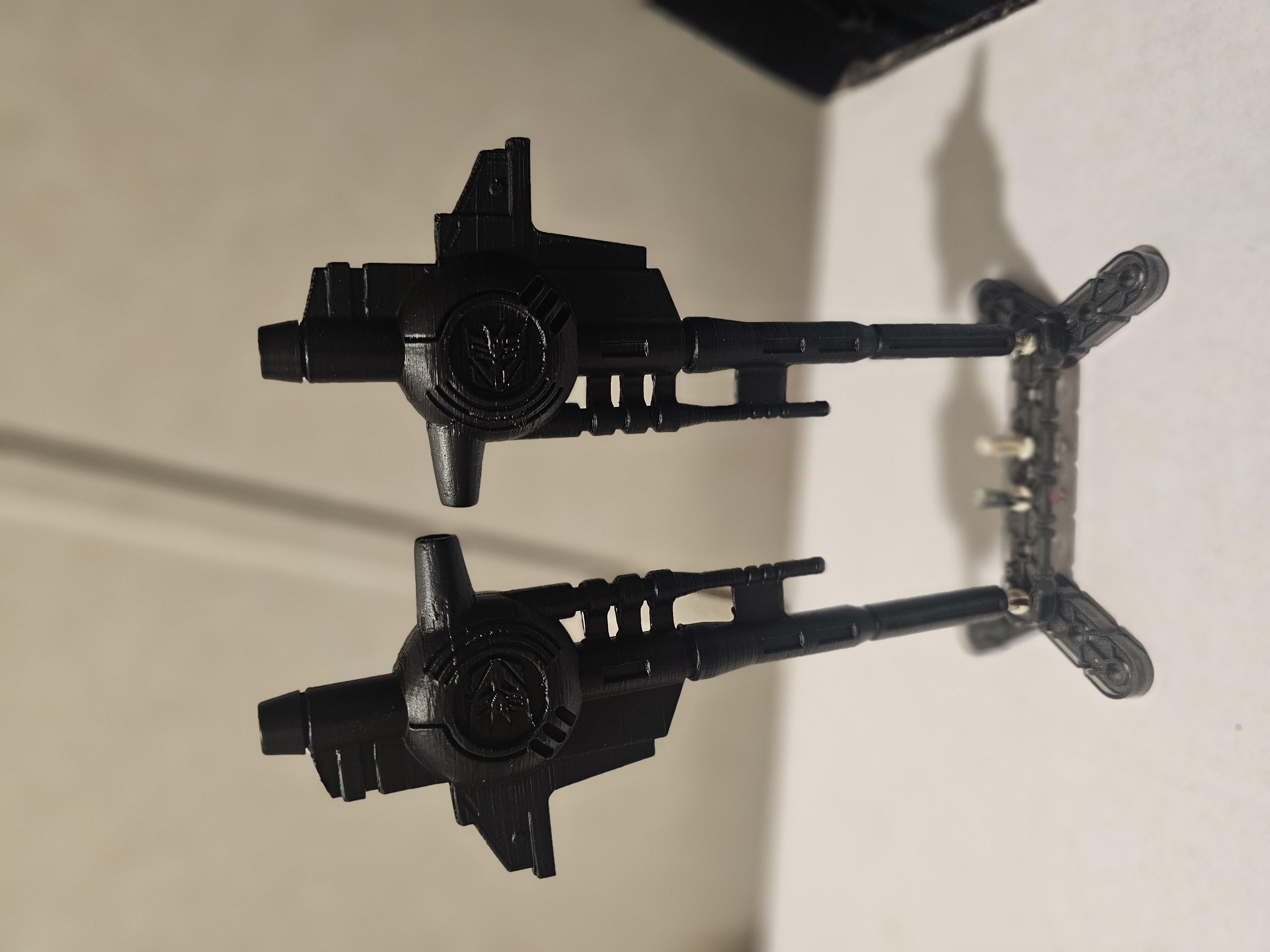 Generations Metroplex G1 Style Shoulder Guns