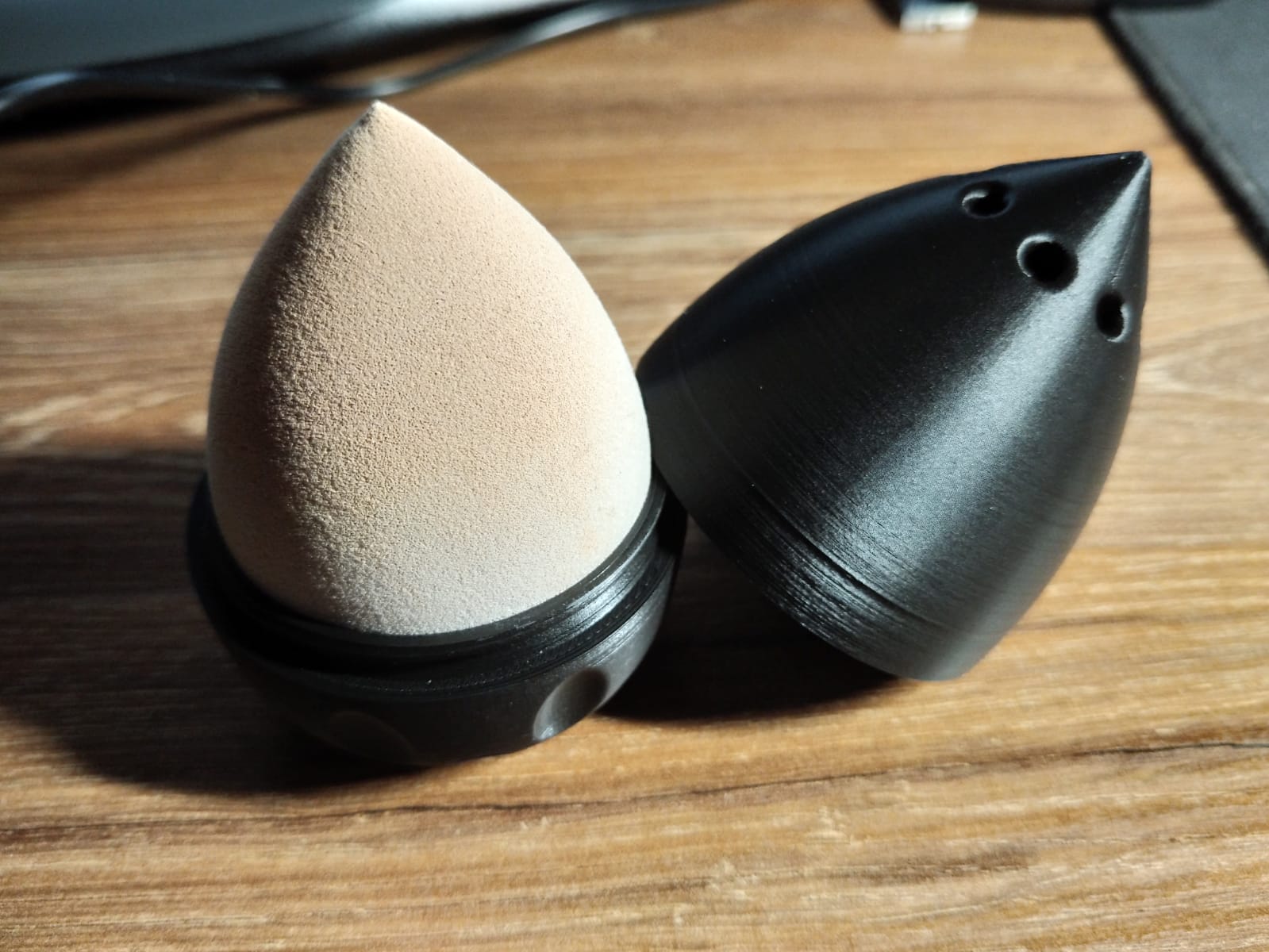 MakeUp Egg Travel Storage