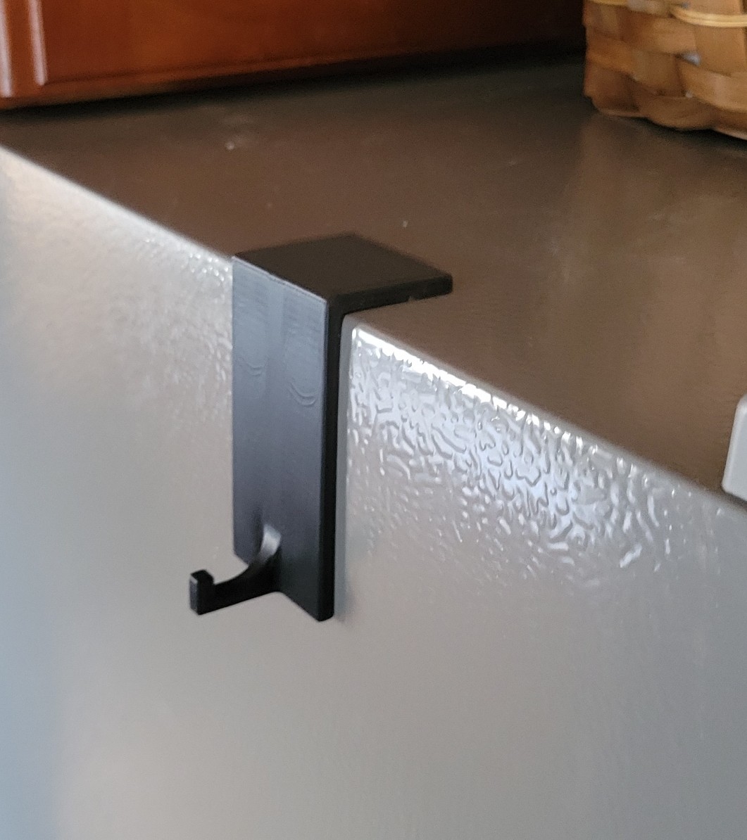 Magnetized Refrigerator Hook for Heavy Things