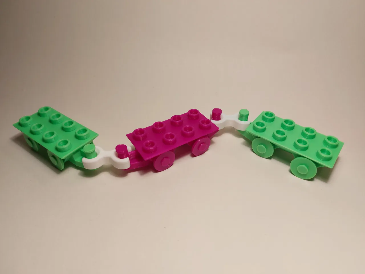 Duplo/Brio Car (for Wooden Train Tracks) with coupler system by