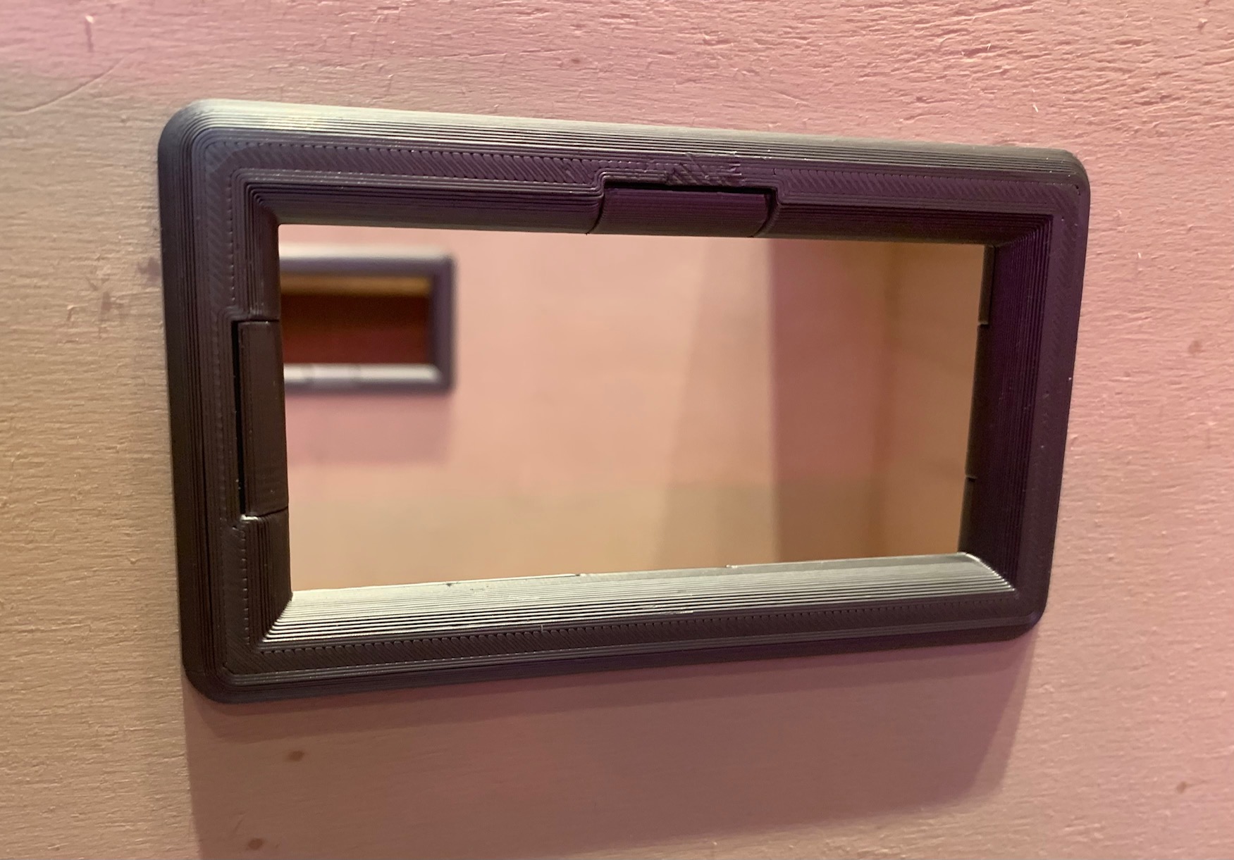 Parametric grip hole insert