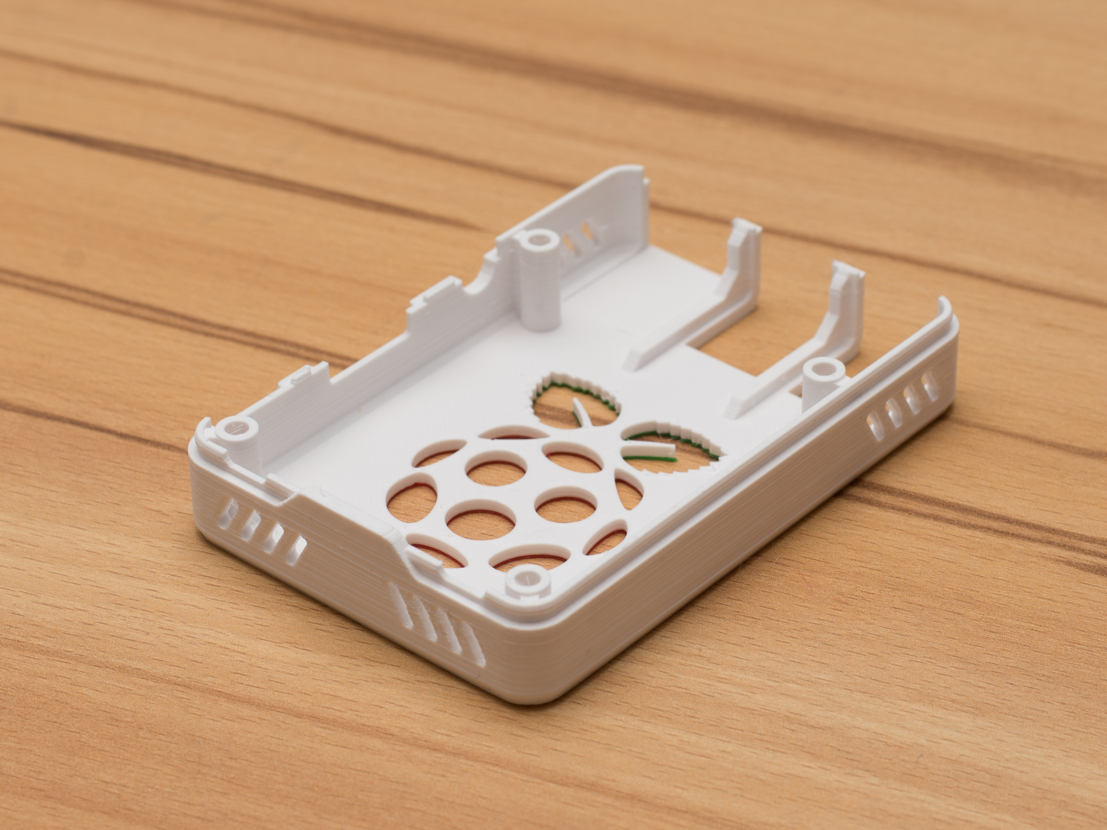 Malolo's screwless / snap fit Raspberry Pi 3 Model B+ Case & Stands by