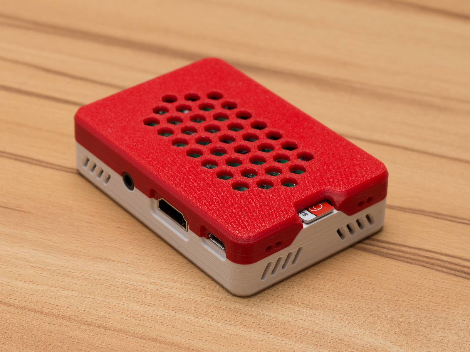 malolo-s-screw-less-snap-fit-raspberry-pi-3-model-b-case-stands