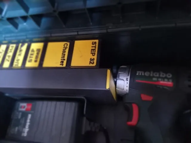 Long Tool box (4 markers etc).