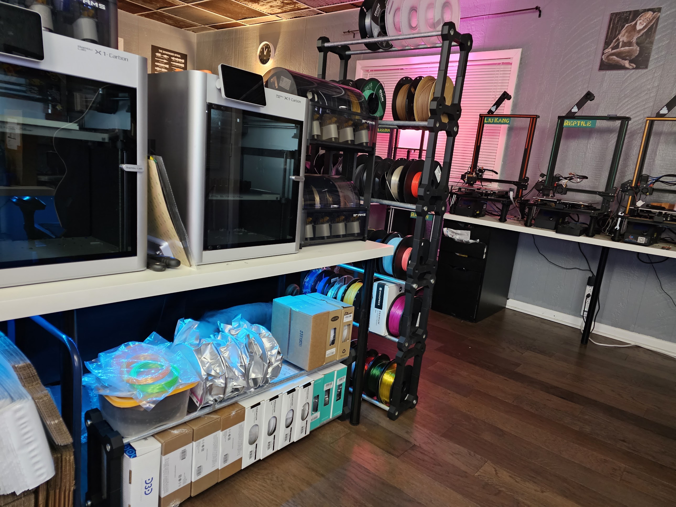 Miniatura 2 do modelo 3D Filament Spool Rack - Stackable - Glueless