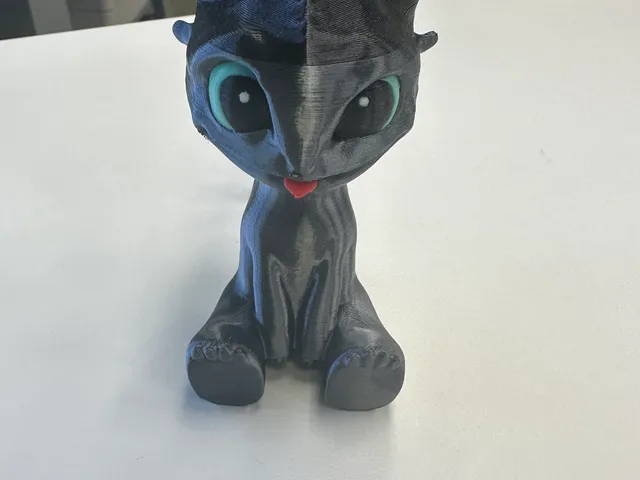 Toothless with thicker tail