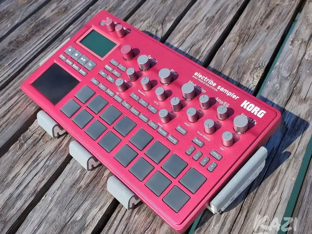 Electribe 2 and Electribe Sample angled voronoi stand (no foam)
