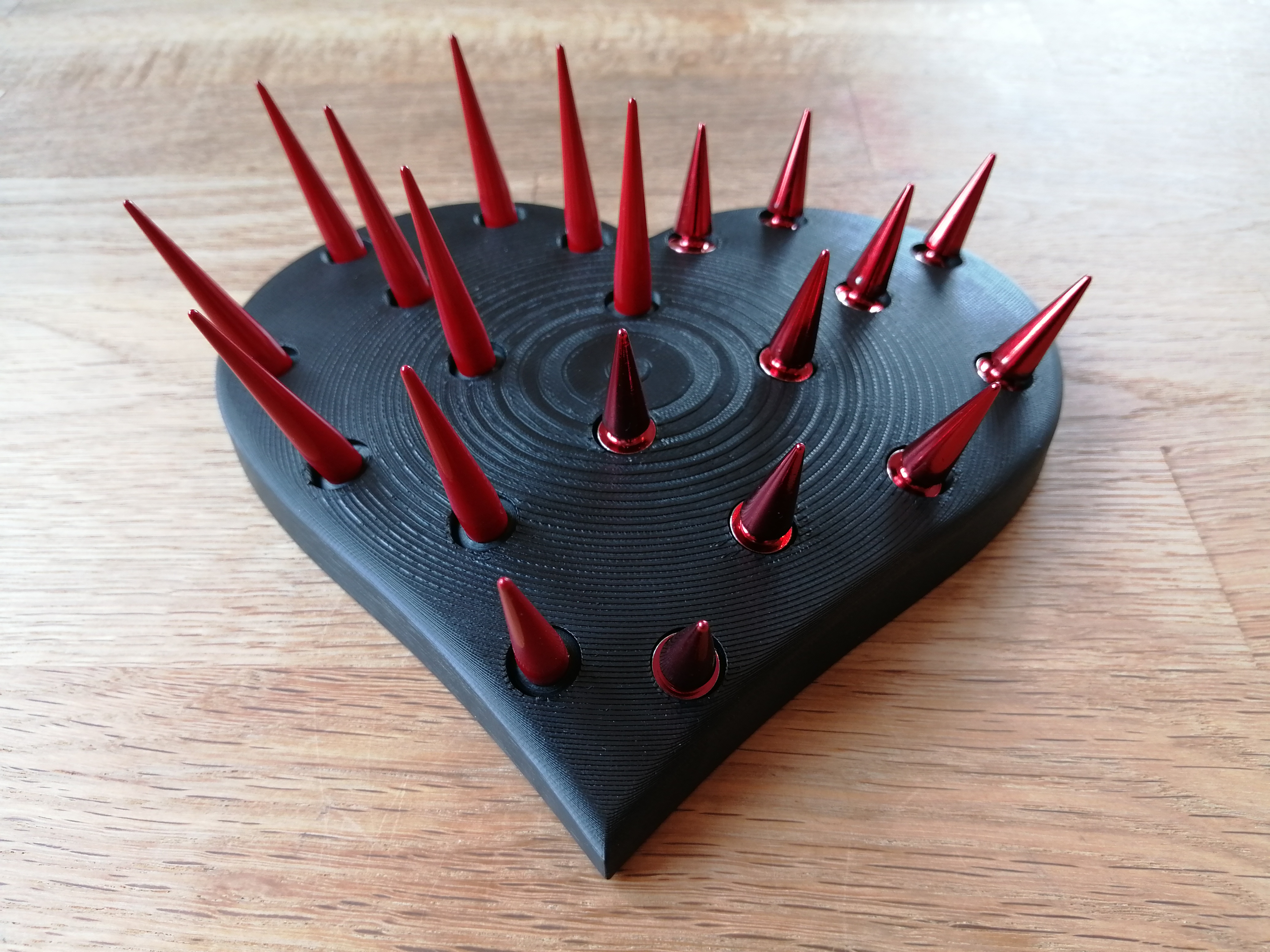 "Spike" Top for Heart Giftbox for Valentinesday / Wedding / Walldecoration
