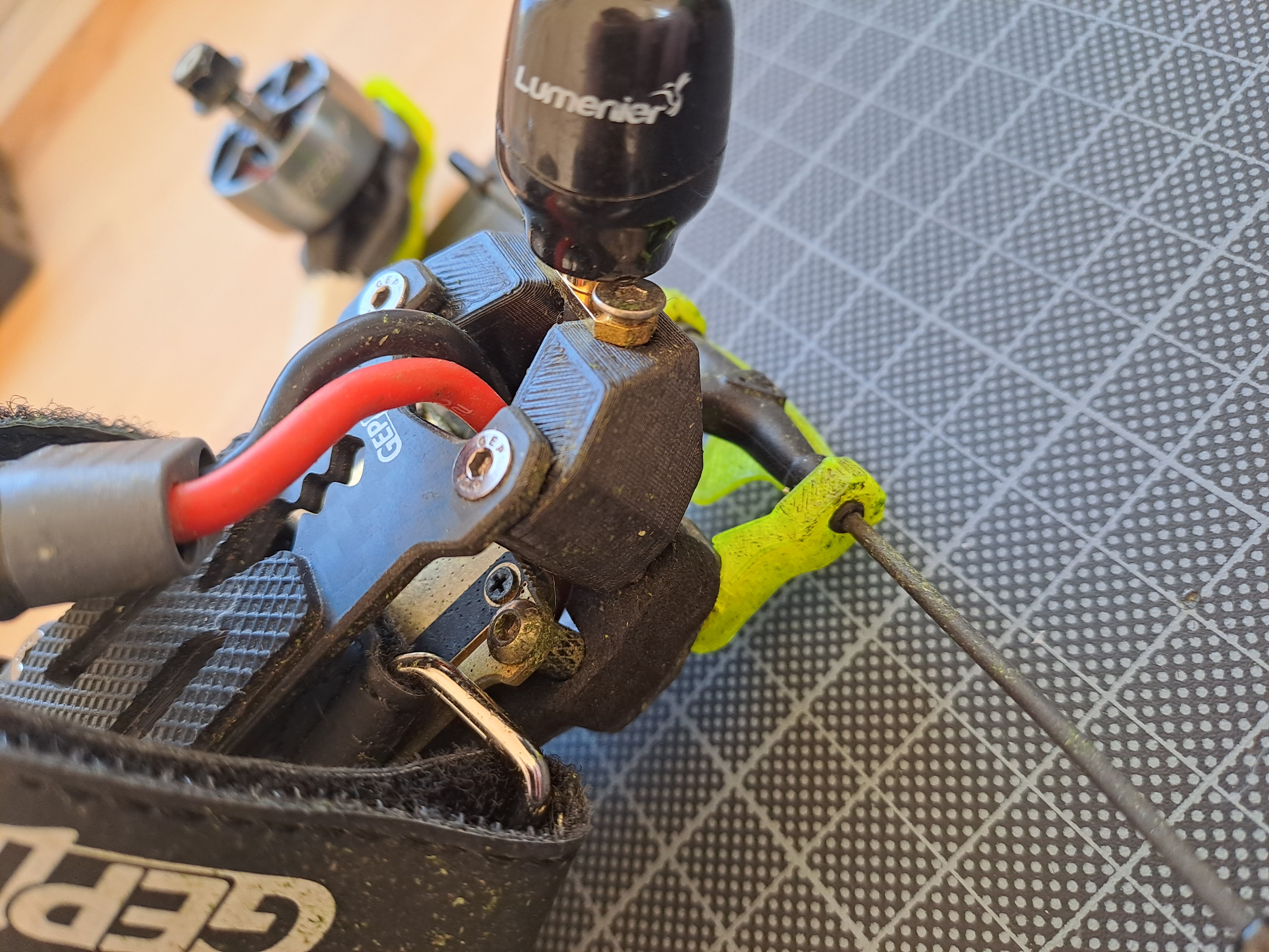 Fpv drone TBS unify SMA pigtail holder
