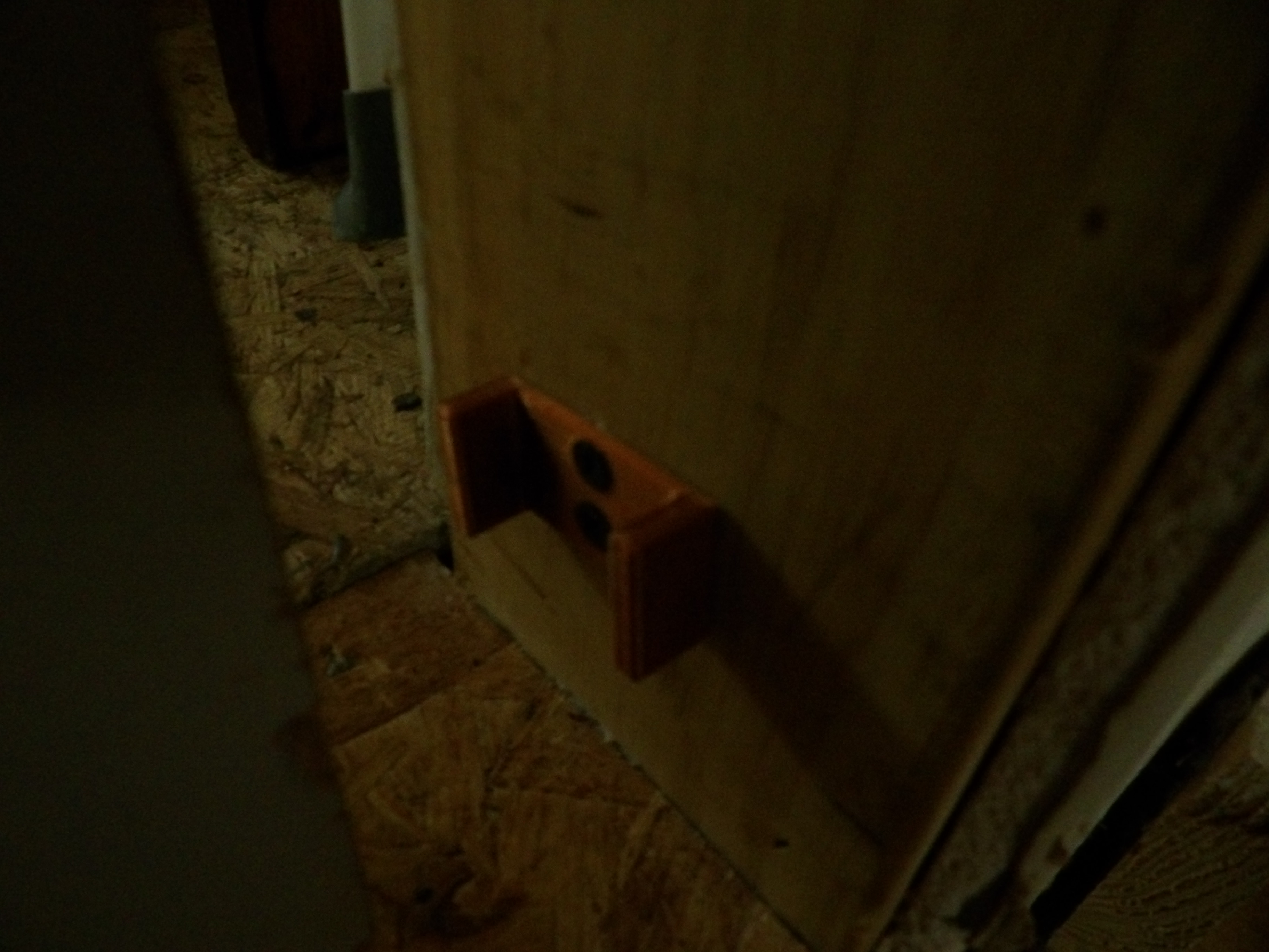 Pocket door jamb stabilizer