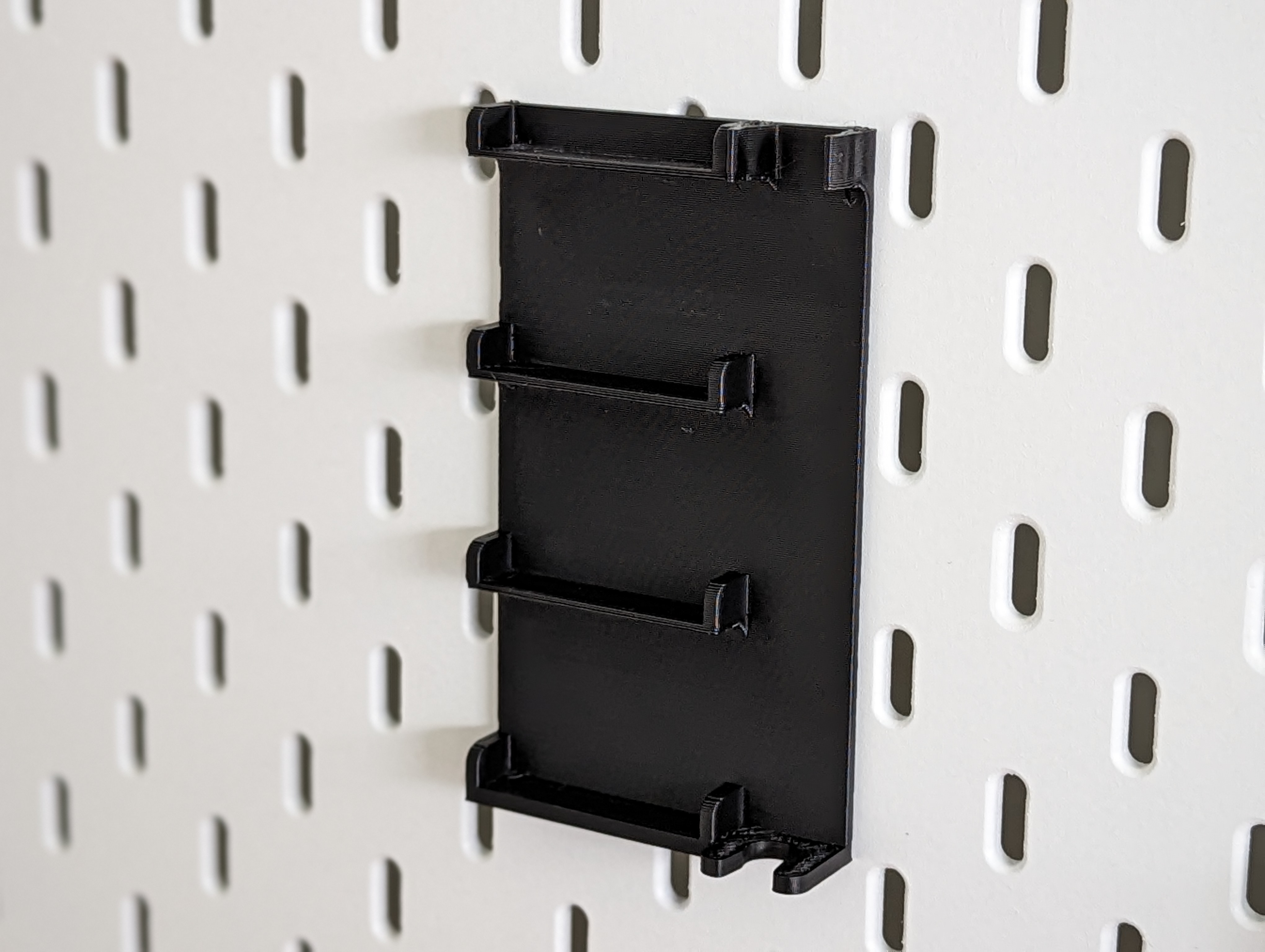 Electric Screwdriver Holder for Ikea Skadis Pegboard por FarOutRide