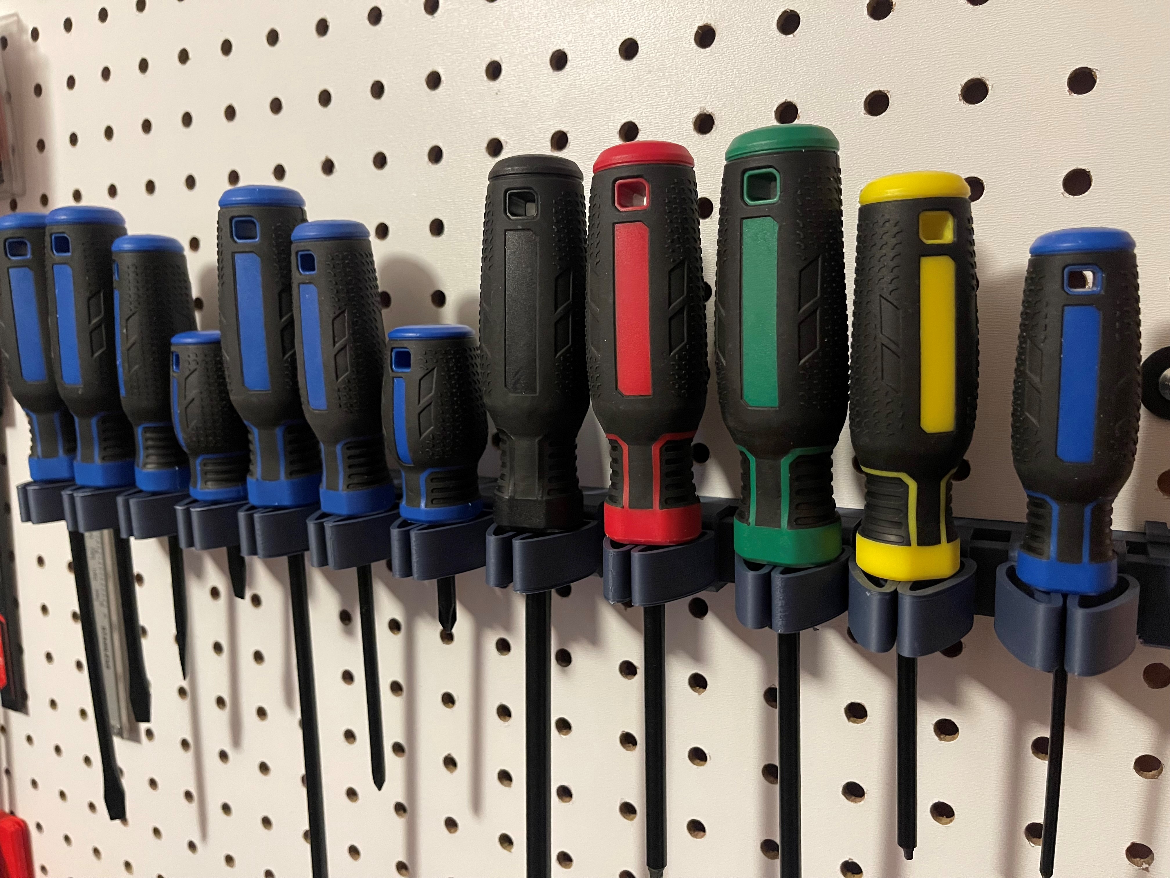 Screwdriver quick store mount