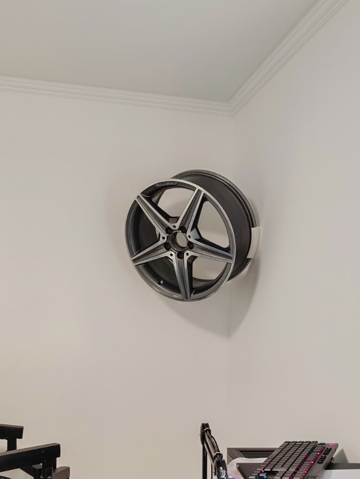 Mercedes AMG 18" Rim - Corner Wall Mount