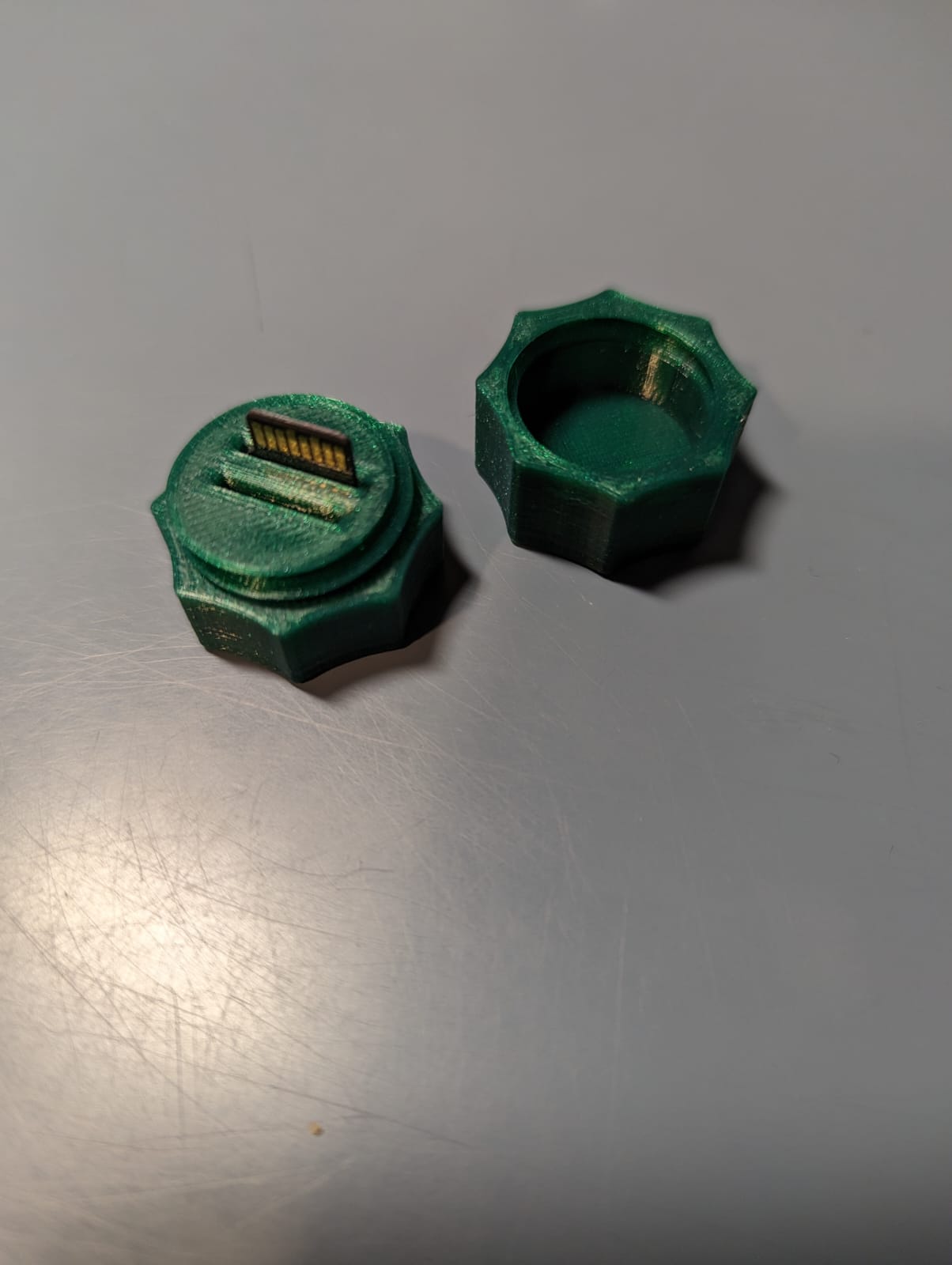 Miniatura 2 do modelo 3D Case for 2 micro sd cards