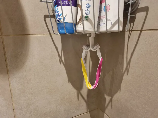 Dual razer hanger