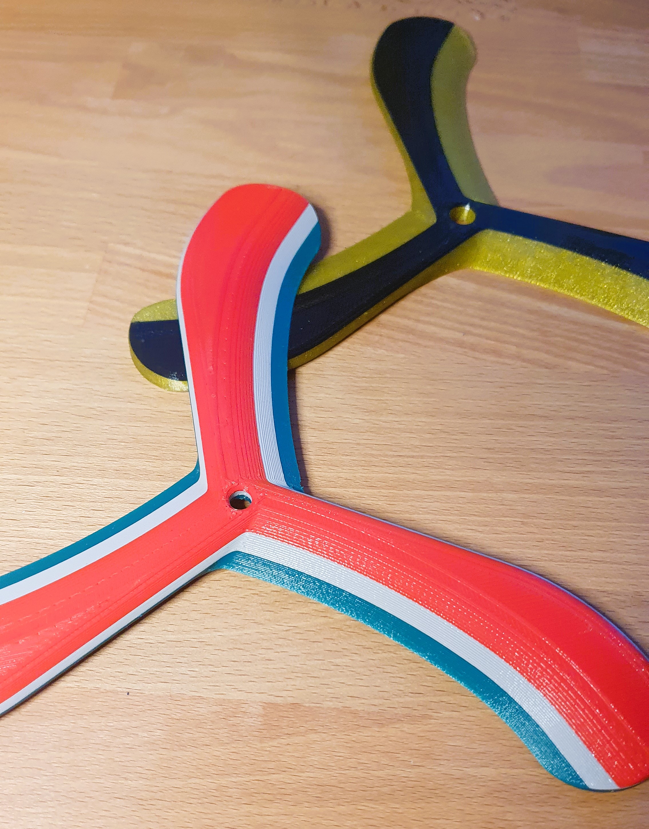 Boomerang for left and right handers