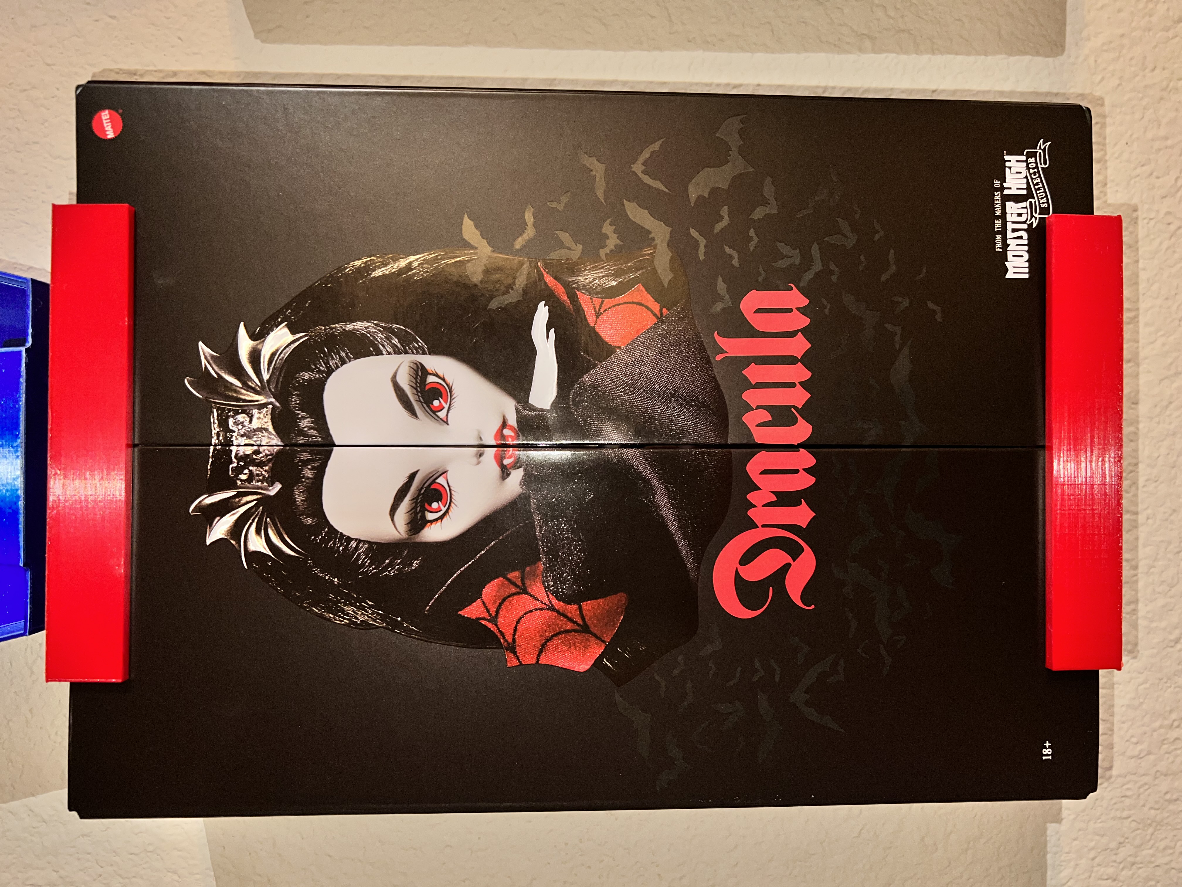 Monster High Dracula Shelf