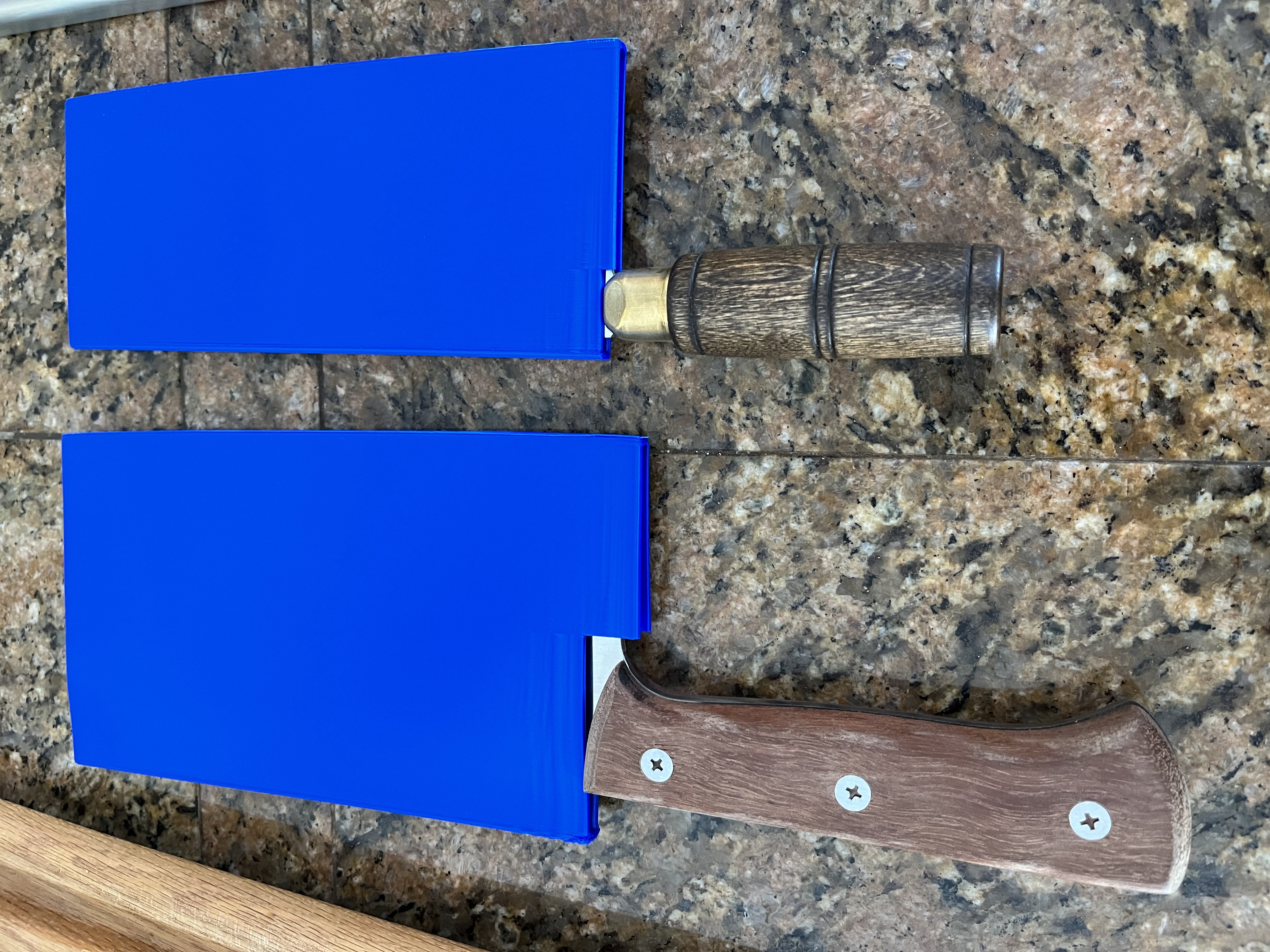 Scabbards for kitchen knives