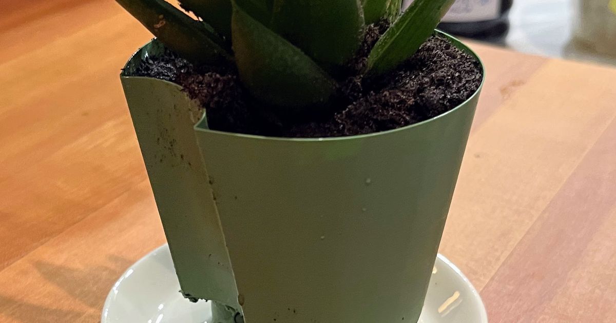 Parametric Self Watering Pot Insert by awgas | Download free STL model ...