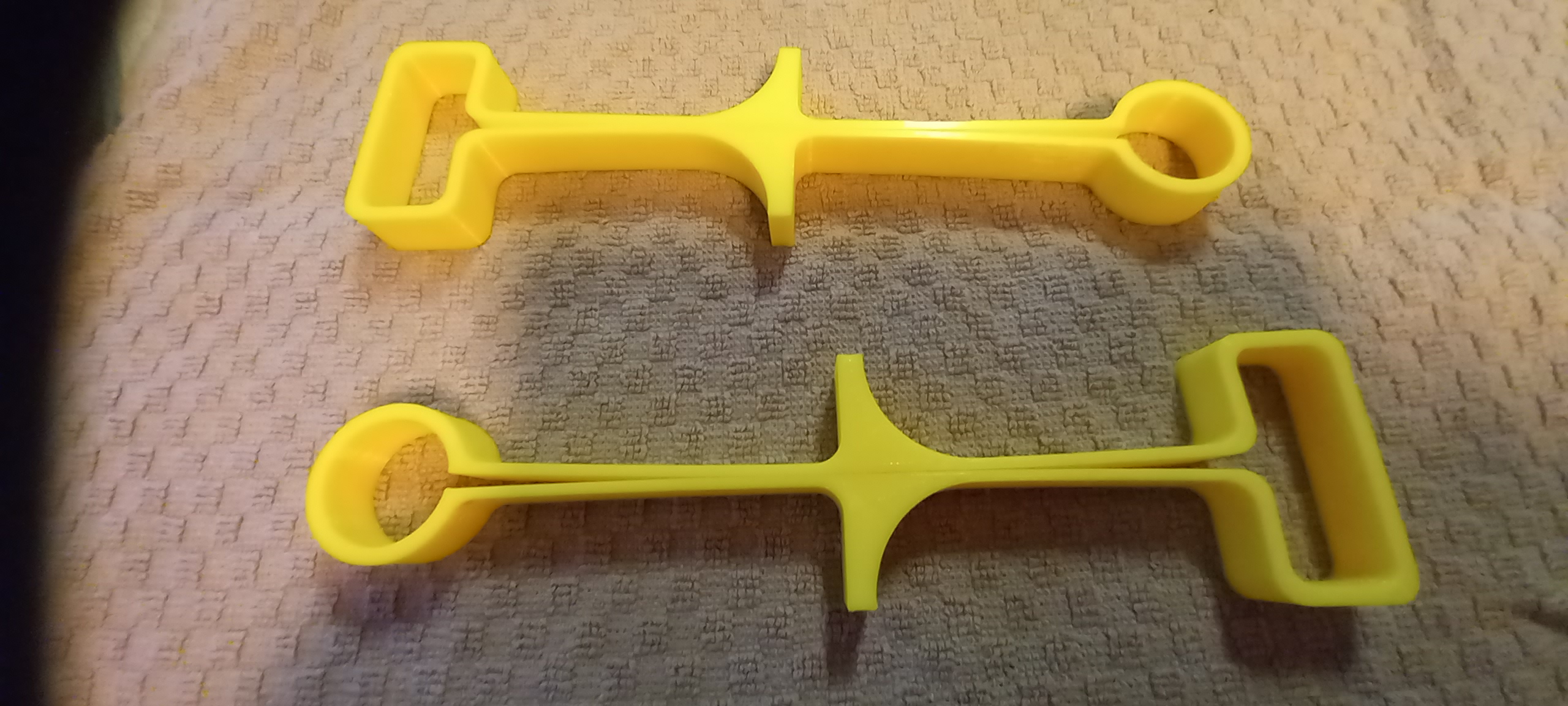 RV Refrigerator Door Holder by Bob B Download free STL model