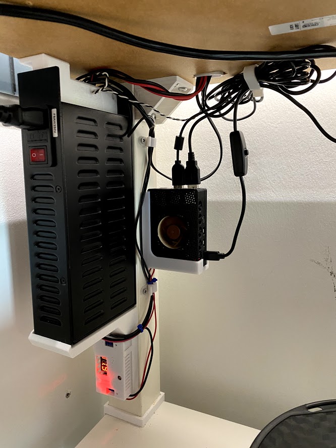 Raspberry pi 4 mountclip / stand by Jogistar Download free STL model