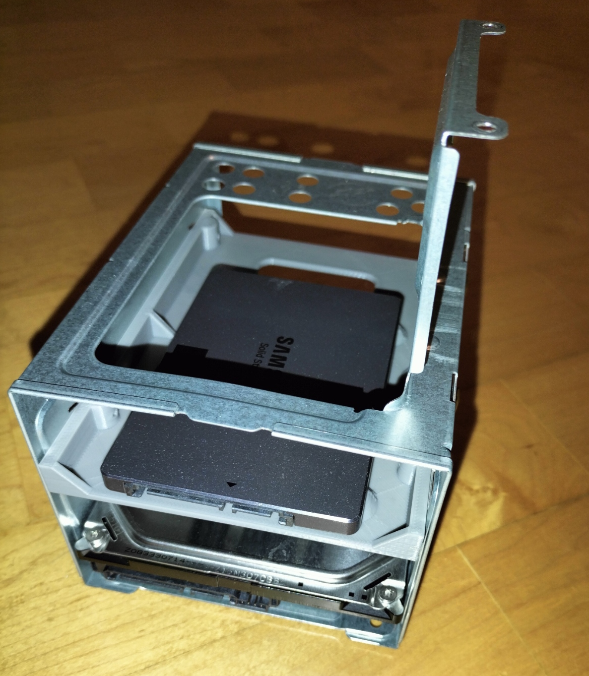 YASA Yet Another SSD Adapter 2.5" to 3.5"